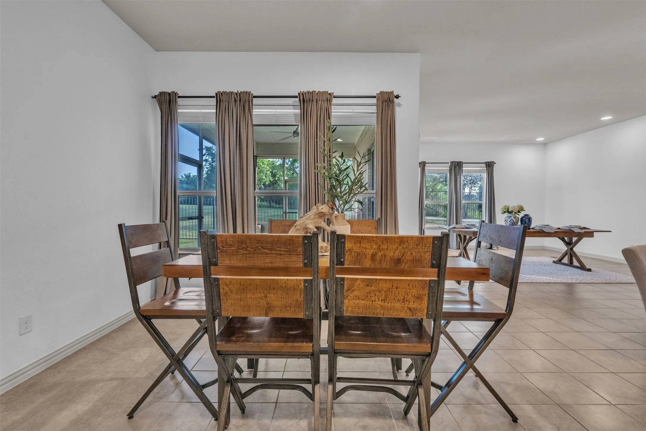Single Family Residence For Sale in Tarrant County , 2801 Vista Azul Place 2801, Mansfield, Texas 76063, 2 Bedroom, 2 Bathroom, 2 Garage spaces, 2,614 Sqft, built in 2017, mls#21256486, Real Estate Agent in Mansfield, Homes For Sale in Tarrant county, Homes For Sale in Mansfield, Realtor in Mansfield Texas, Real Estate Brokerage Independent Realty Texas, Luminita Cordes Realtor