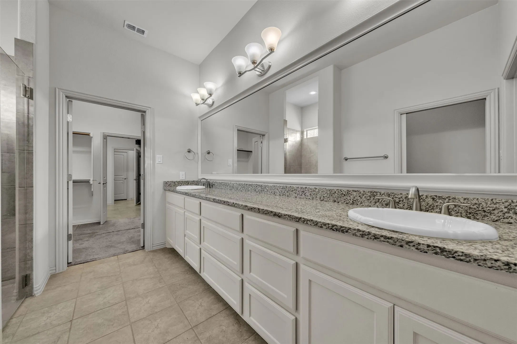 Single Family Residence For Sale in Tarrant County , 2801 Vista Azul Place 2801, Mansfield, Texas 76063, 2 Bedroom, 2 Bathroom, 2 Garage spaces, 2,614 Sqft, built in 2017, mls#21256486, Real Estate Agent in Mansfield, Homes For Sale in Tarrant county, Homes For Sale in Mansfield, Realtor in Mansfield Texas, Real Estate Brokerage Independent Realty Texas, Luminita Cordes Realtor