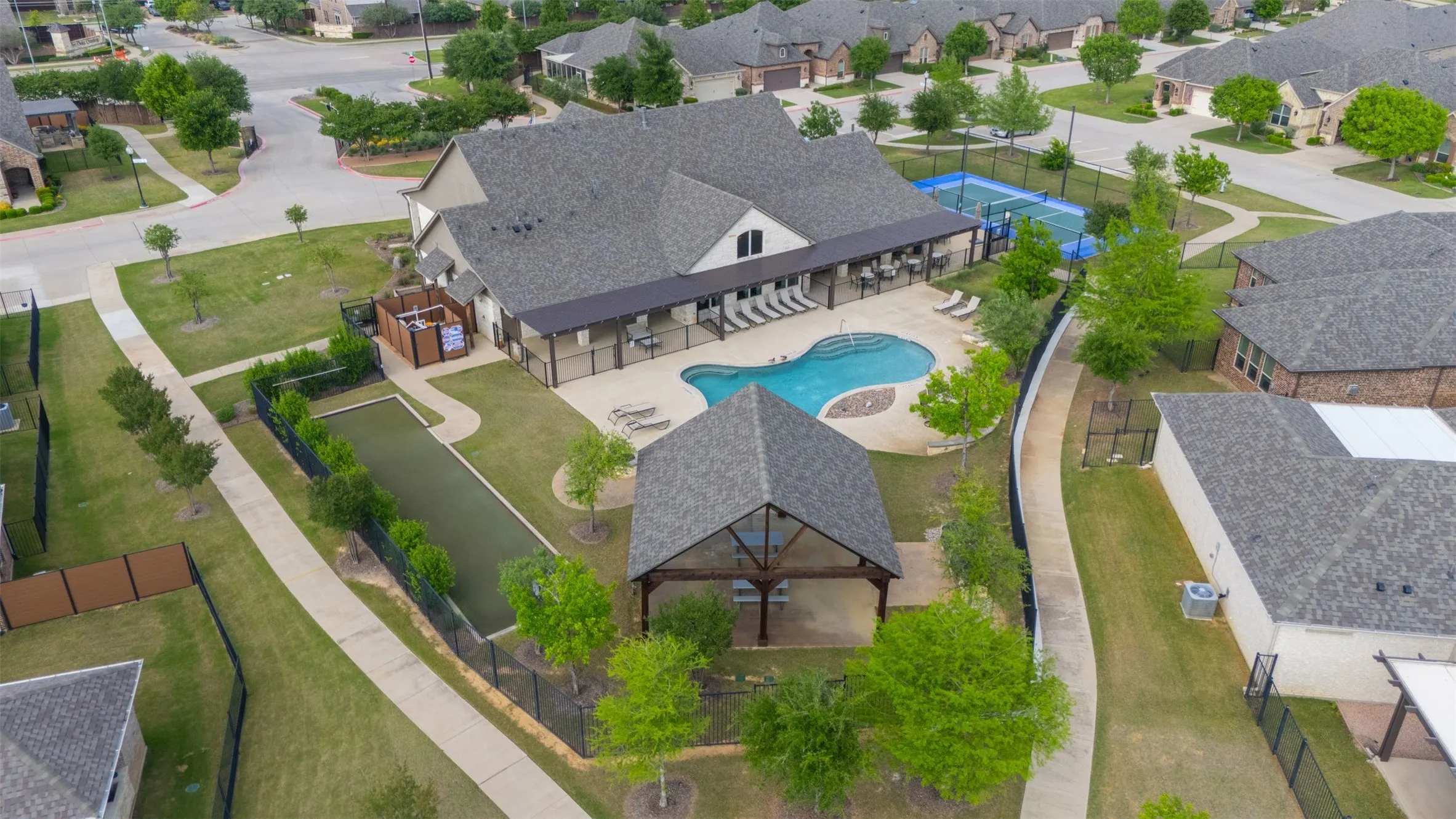 Single Family Residence For Sale in Tarrant County , 2801 Vista Azul Place 2801, Mansfield, Texas 76063, 2 Bedroom, 2 Bathroom, 2 Garage spaces, 2,614 Sqft, built in 2017, mls#21256486, Real Estate Agent in Mansfield, Homes For Sale in Tarrant county, Homes For Sale in Mansfield, Realtor in Mansfield Texas, Real Estate Brokerage Independent Realty Texas, Luminita Cordes Realtor