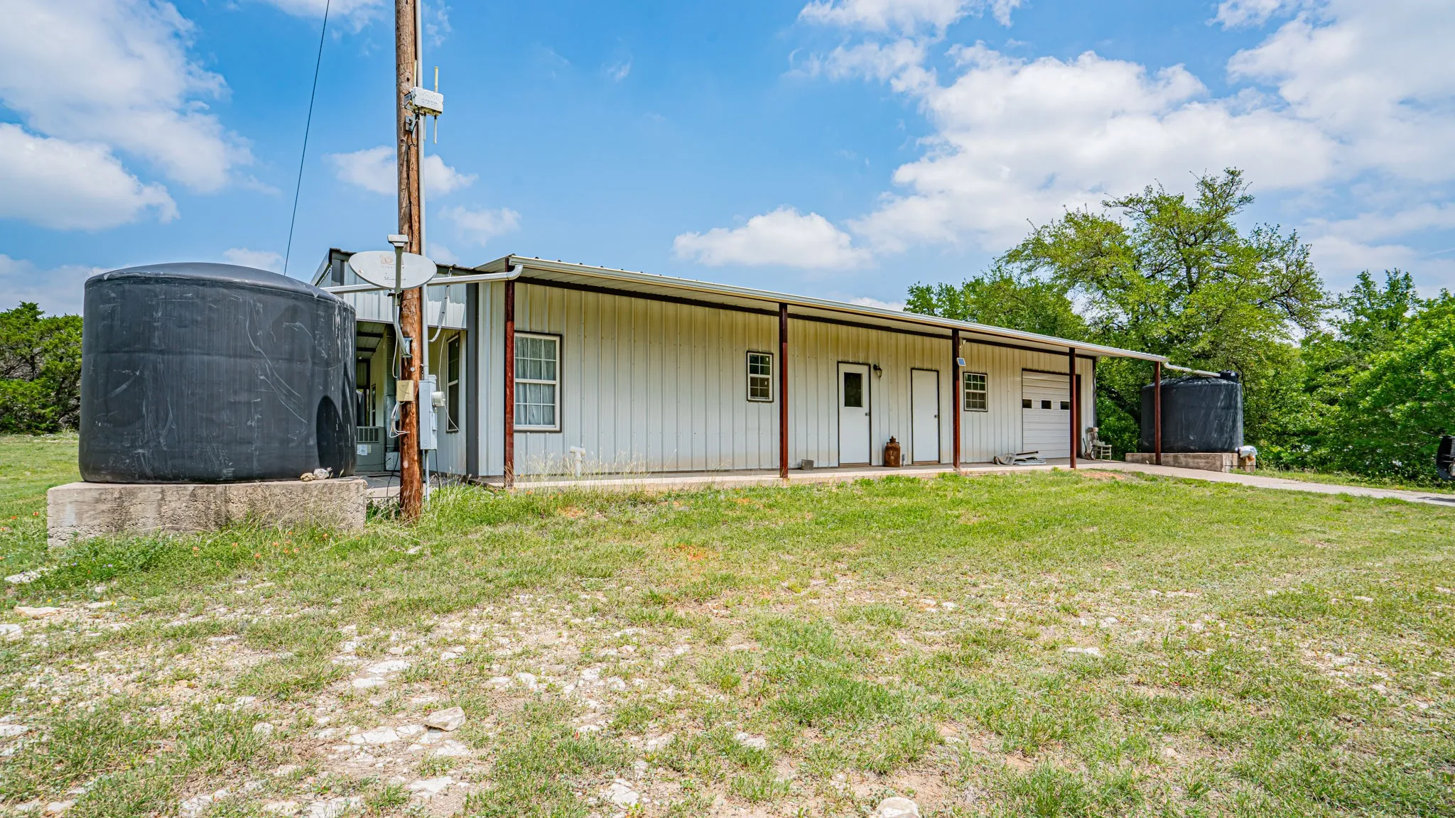 Farm For Sale in Hood County , 9200 Mitchell Bend Court, Granbury, Texas 76048, 3 Bedrooms, 2 Bathrooms, 4 Garage spaces, 1,900 Sqft, built in 1890, Preowned, Price $2,000,000, mls#21255109, Real Estate Agent in Granbury, Homes For Sale in Hood county, Homes For Sale in Granbury, Realtor in Granbury Texas, Real Estate Brokerage Independent Realty Texas, Luminita Cordes Realtor