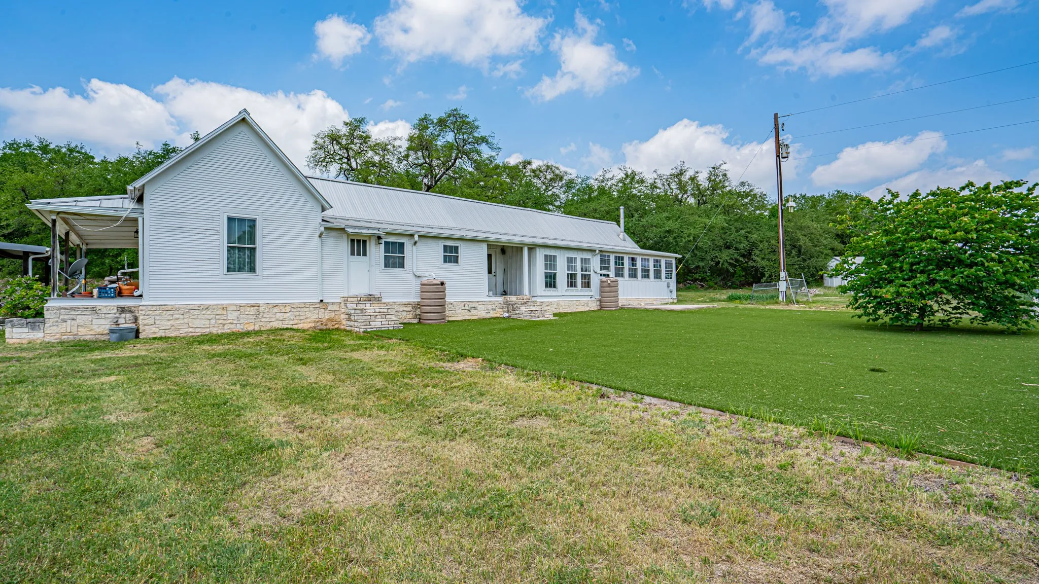 Farm For Sale in Hood County , 9200 Mitchell Bend Court, Granbury, Texas 76048, 3 Bedrooms, 2 Bathrooms, 4 Garage spaces, 1,900 Sqft, built in 1890, Preowned, Price $2,000,000, mls#21255109, Real Estate Agent in Granbury, Homes For Sale in Hood county, Homes For Sale in Granbury, Realtor in Granbury Texas, Real Estate Brokerage Independent Realty Texas, Luminita Cordes Realtor