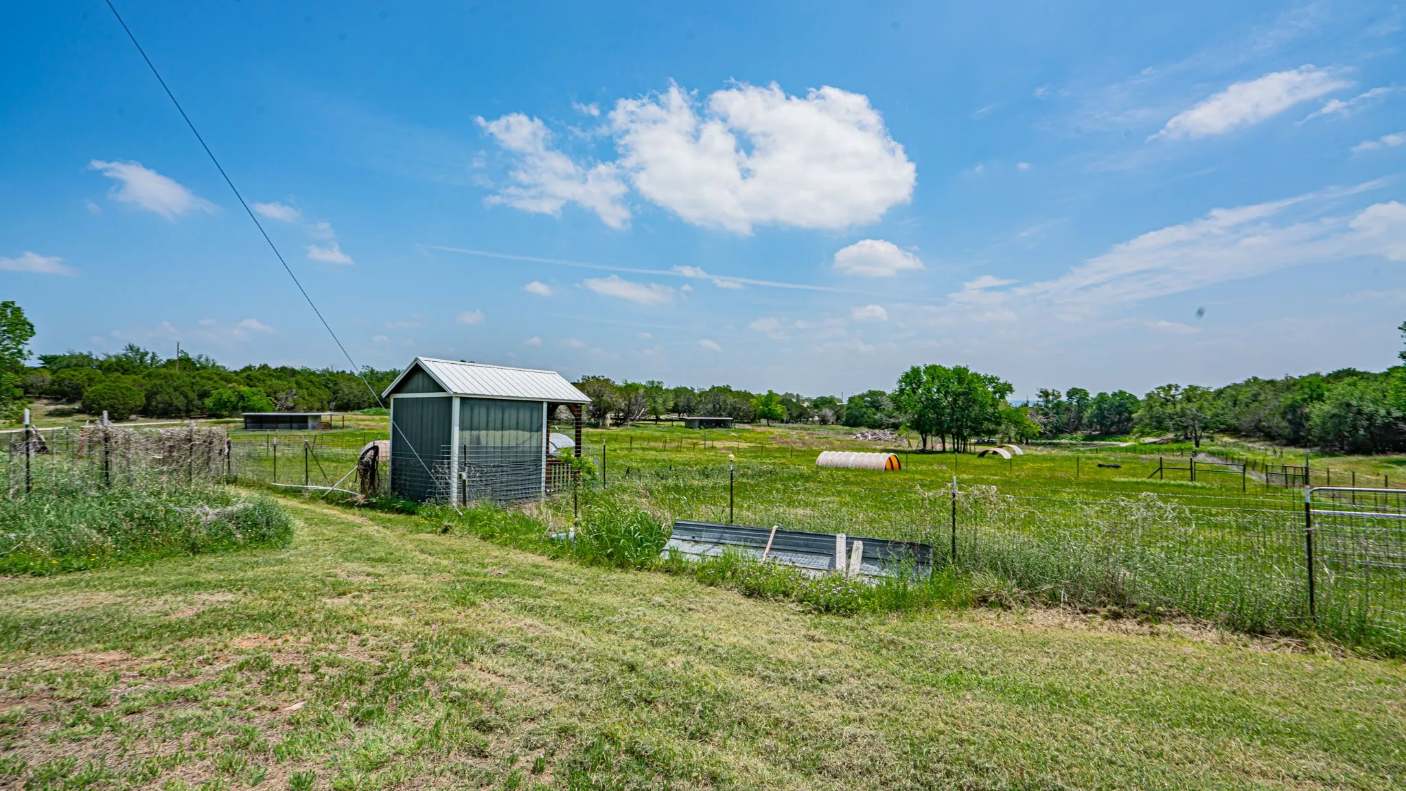 Farm For Sale in Hood County , 9200 Mitchell Bend Court, Granbury, Texas 76048, 3 Bedrooms, 2 Bathrooms, 4 Garage spaces, 1,900 Sqft, built in 1890, Preowned, Price $2,000,000, mls#21255109, Real Estate Agent in Granbury, Homes For Sale in Hood county, Homes For Sale in Granbury, Realtor in Granbury Texas, Real Estate Brokerage Independent Realty Texas, Luminita Cordes Realtor