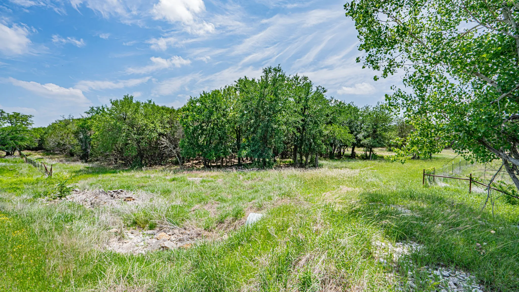 Farm For Sale in Hood County , 9200 Mitchell Bend Court, Granbury, Texas 76048, 3 Bedrooms, 2 Bathrooms, 4 Garage spaces, 1,900 Sqft, built in 1890, Preowned, Price $2,000,000, mls#21255109, Real Estate Agent in Granbury, Homes For Sale in Hood county, Homes For Sale in Granbury, Realtor in Granbury Texas, Real Estate Brokerage Independent Realty Texas, Luminita Cordes Realtor