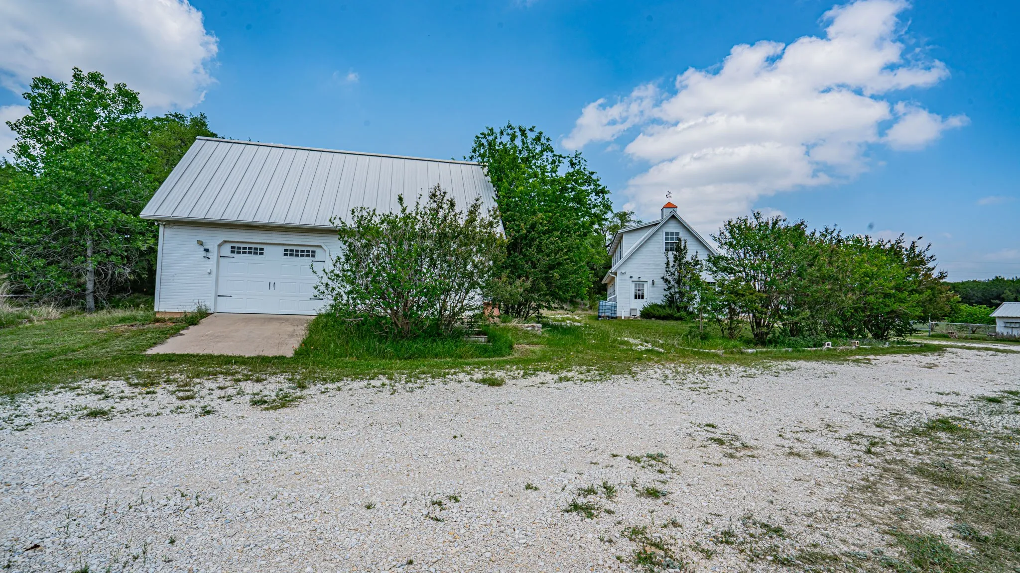 Farm For Sale in Hood County , 9200 Mitchell Bend Court, Granbury, Texas 76048, 3 Bedrooms, 2 Bathrooms, 4 Garage spaces, 1,900 Sqft, built in 1890, Preowned, Price $2,000,000, mls#21255109, Real Estate Agent in Granbury, Homes For Sale in Hood county, Homes For Sale in Granbury, Realtor in Granbury Texas, Real Estate Brokerage Independent Realty Texas, Luminita Cordes Realtor