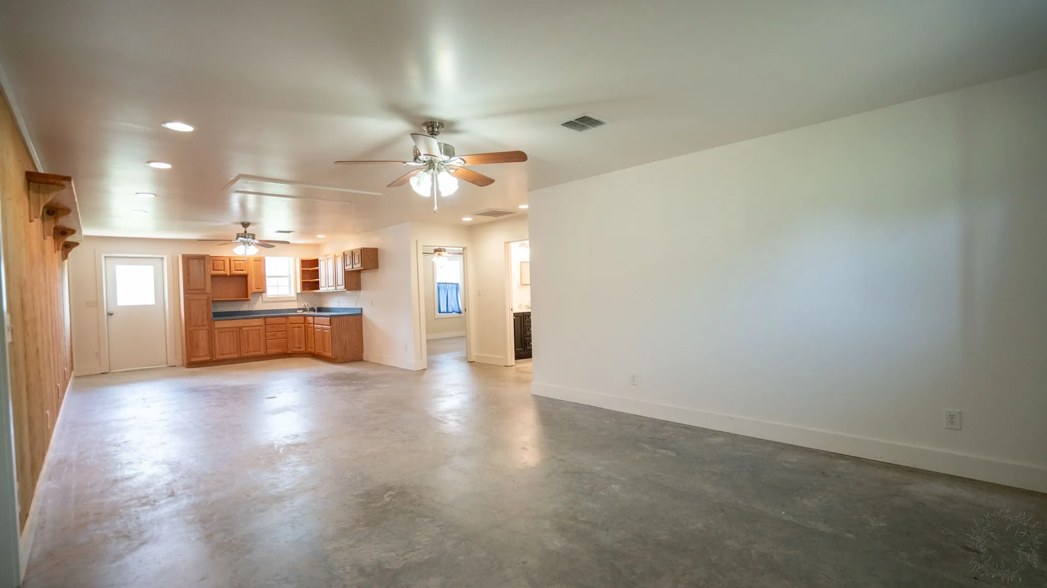 Farm For Sale in Hood County , 9200 Mitchell Bend Court, Granbury, Texas 76048, 3 Bedrooms, 2 Bathrooms, 4 Garage spaces, 1,900 Sqft, built in 1890, Preowned, Price $2,000,000, mls#21255109, Real Estate Agent in Granbury, Homes For Sale in Hood county, Homes For Sale in Granbury, Realtor in Granbury Texas, Real Estate Brokerage Independent Realty Texas, Luminita Cordes Realtor