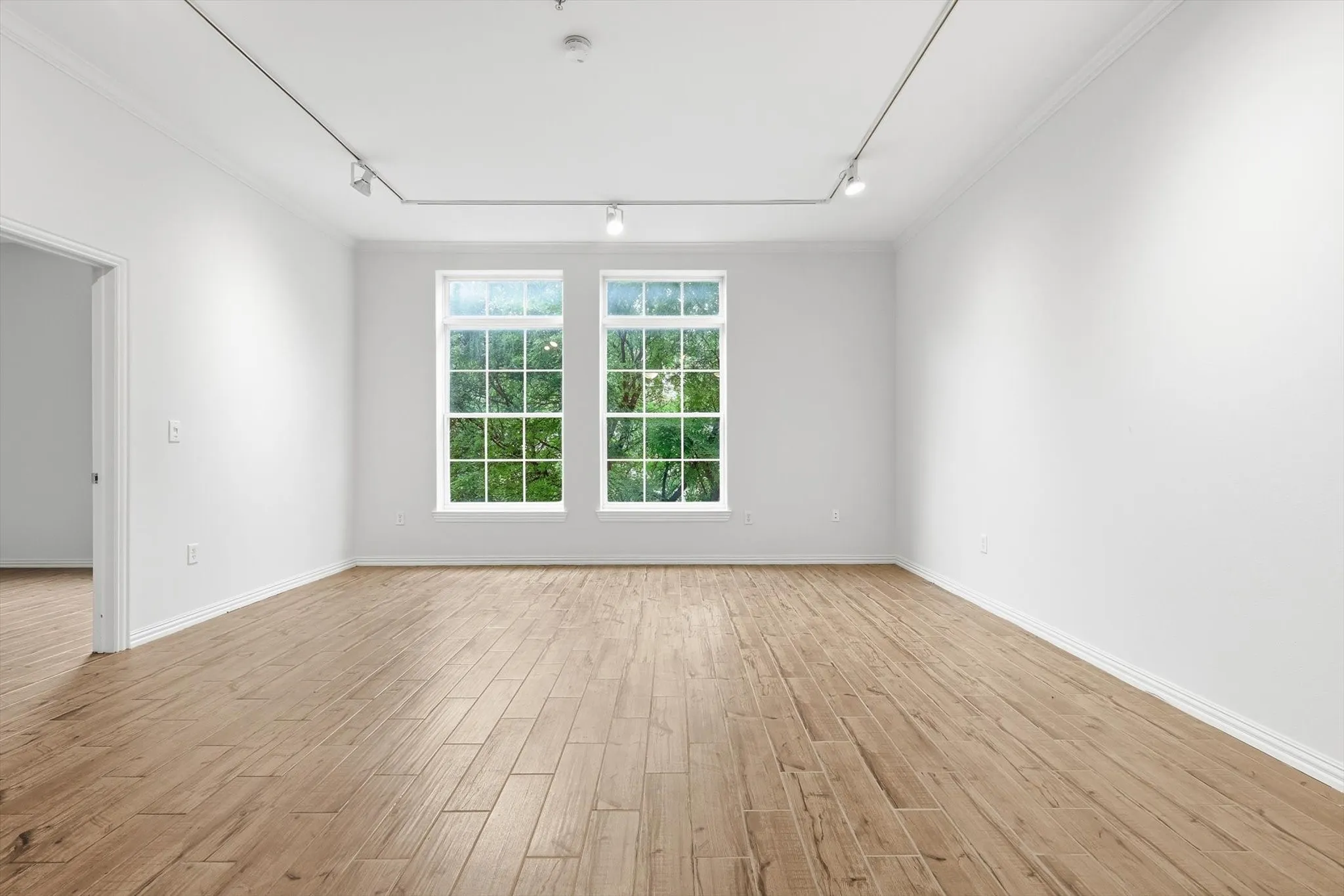 Condominium For Sale in Dallas County , 2305 Worthington Street 219, Dallas, Texas 75204, 1 Bedroom, 1 Bathroom, 1 Garage spaces, 852 Sqft, built in 1999, mls#21255133, Real Estate Agent in Dallas, Homes For Sale in Dallas county, Homes For Sale in Dallas, Realtor in Dallas Texas, Real Estate Brokerage Independent Realty Texas, Luminita Cordes Realtor