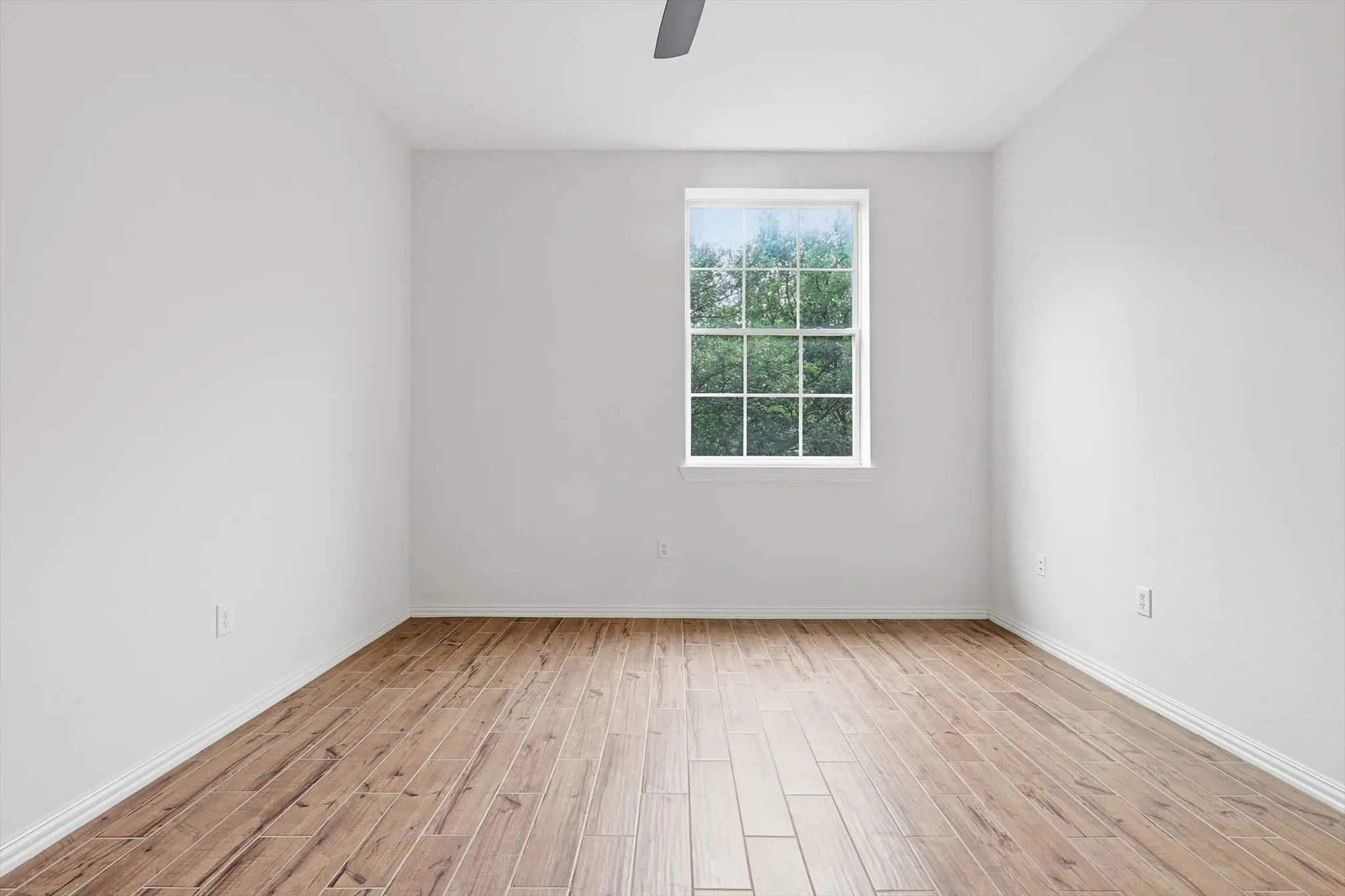 Condominium For Sale in Dallas County , 2305 Worthington Street 219, Dallas, Texas 75204, 1 Bedroom, 1 Bathroom, 1 Garage spaces, 852 Sqft, built in 1999, mls#21255133, Real Estate Agent in Dallas, Homes For Sale in Dallas county, Homes For Sale in Dallas, Realtor in Dallas Texas, Real Estate Brokerage Independent Realty Texas, Luminita Cordes Realtor