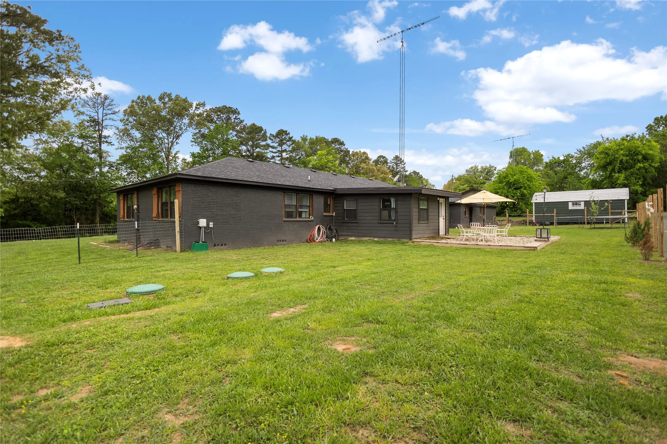 Single Family Residence For Sale in Van Zandt County , 997 Vz County Road 4810, Ben Wheeler, Texas 75754, 4 Bedroom, 3 Bathroom, Garage spaces, 2,521 Sqft, built in 1969, mls#21252287, Real Estate Agent in Ben Wheeler, Homes For Sale in Van Zandt county, Homes For Sale in Ben Wheeler, Realtor in Ben Wheeler Texas, Real Estate Brokerage Independent Realty Texas, Luminita Cordes Realtor