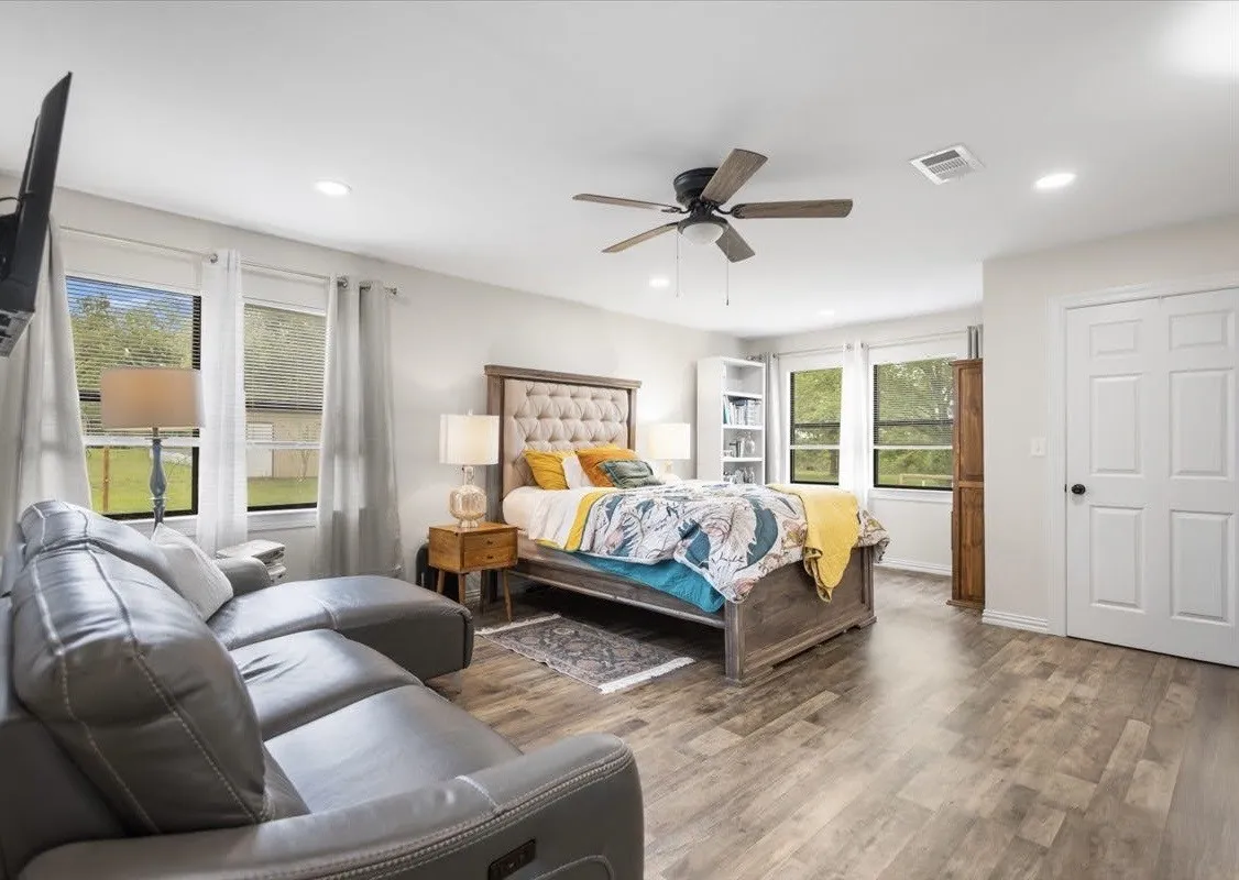 Single Family Residence For Sale in Van Zandt County , 997 Vz County Road 4810, Ben Wheeler, Texas 75754, 4 Bedroom, 3 Bathroom, Garage spaces, 2,521 Sqft, built in 1969, mls#21252287, Real Estate Agent in Ben Wheeler, Homes For Sale in Van Zandt county, Homes For Sale in Ben Wheeler, Realtor in Ben Wheeler Texas, Real Estate Brokerage Independent Realty Texas, Luminita Cordes Realtor