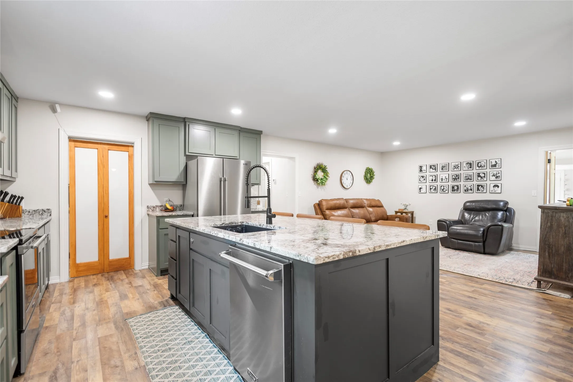 Single Family Residence For Sale in Van Zandt County , 997 Vz County Road 4810, Ben Wheeler, Texas 75754, 4 Bedroom, 3 Bathroom, Garage spaces, 2,521 Sqft, built in 1969, mls#21252287, Real Estate Agent in Ben Wheeler, Homes For Sale in Van Zandt county, Homes For Sale in Ben Wheeler, Realtor in Ben Wheeler Texas, Real Estate Brokerage Independent Realty Texas, Luminita Cordes Realtor