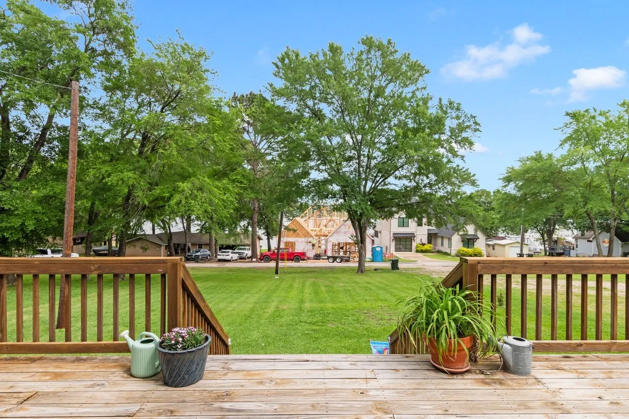 Single Family Residence For Sale in Henderson County , 13663 Park Harbor, Eustace, Texas 75124, 3 Bedroom, 1 Bathroom, 2 Garage spaces, 1,312 Sqft, built in 1973, mls#21253984, Real Estate Agent in Eustace, Homes For Sale in Henderson county, Homes For Sale in Eustace, Realtor in Eustace Texas, Real Estate Brokerage Independent Realty Texas, Luminita Cordes Realtor