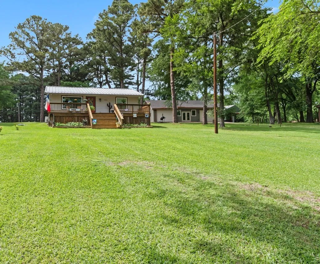 Single Family Residence For Sale in Henderson County , 13663 Park Harbor, Eustace, Texas 75124, 3 Bedroom, 1 Bathroom, 2 Garage spaces, 1,312 Sqft, built in 1973, mls#21253984, Real Estate Agent in Eustace, Homes For Sale in Henderson county, Homes For Sale in Eustace, Realtor in Eustace Texas, Real Estate Brokerage Independent Realty Texas, Luminita Cordes Realtor