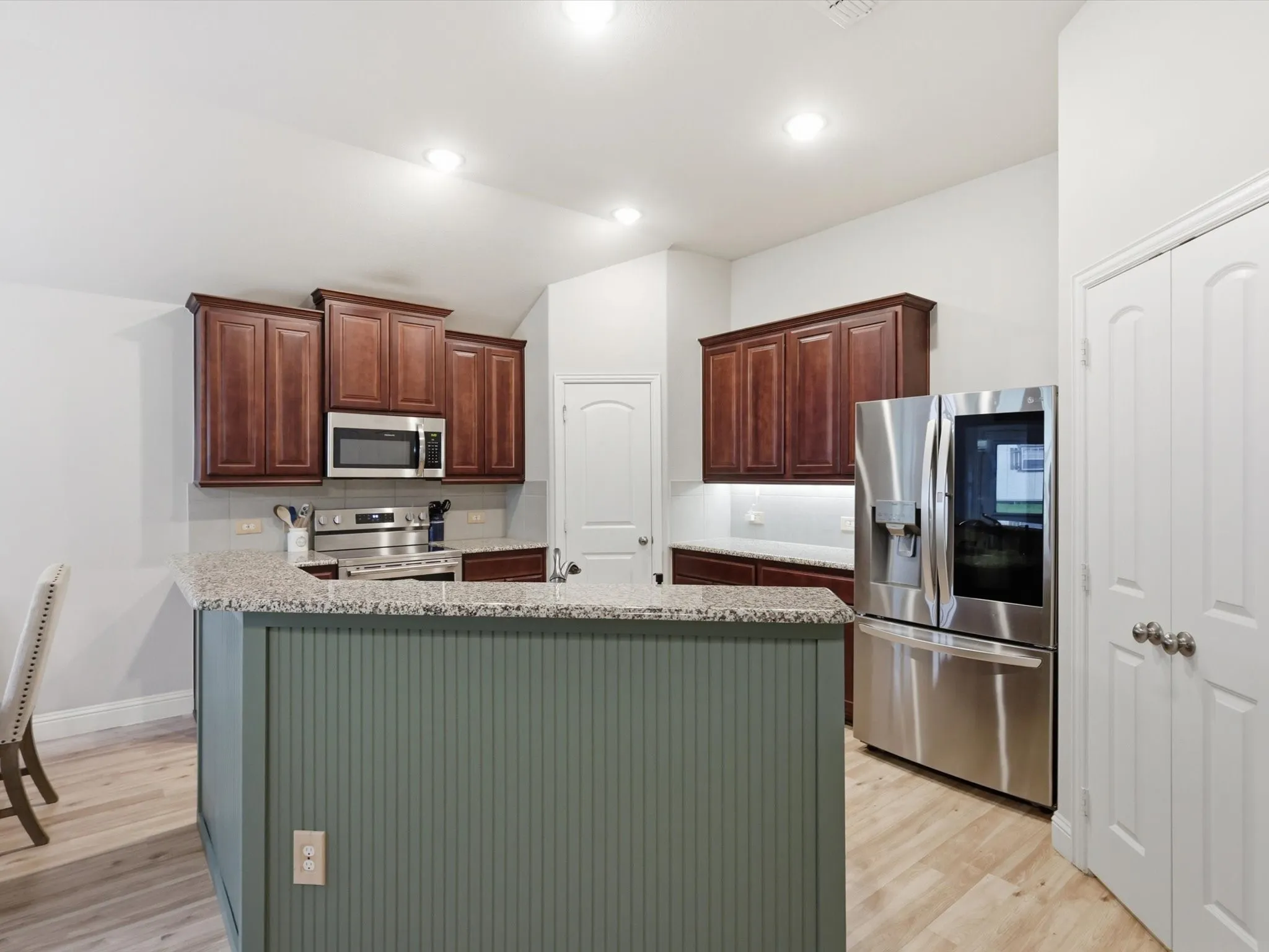 Single Family Residence For Sale in Denton County , 358 Highmeadow Drive, Aubrey, Texas 76227, 3 Bedroom, 2 Bathroom, 2 Garage spaces, 1,500 Sqft, built in 2018, mls#21251911, Real Estate Agent in Aubrey, Homes For Sale in Denton county, Homes For Sale in Aubrey, Realtor in Aubrey Texas, Real Estate Brokerage Independent Realty Texas, Luminita Cordes Realtor