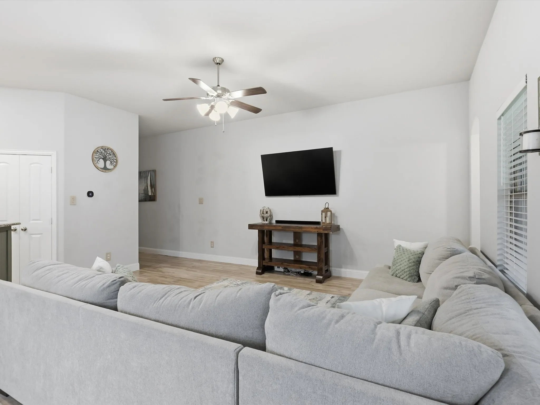 Single Family Residence For Sale in Denton County , 358 Highmeadow Drive, Aubrey, Texas 76227, 3 Bedroom, 2 Bathroom, 2 Garage spaces, 1,500 Sqft, built in 2018, mls#21251911, Real Estate Agent in Aubrey, Homes For Sale in Denton county, Homes For Sale in Aubrey, Realtor in Aubrey Texas, Real Estate Brokerage Independent Realty Texas, Luminita Cordes Realtor