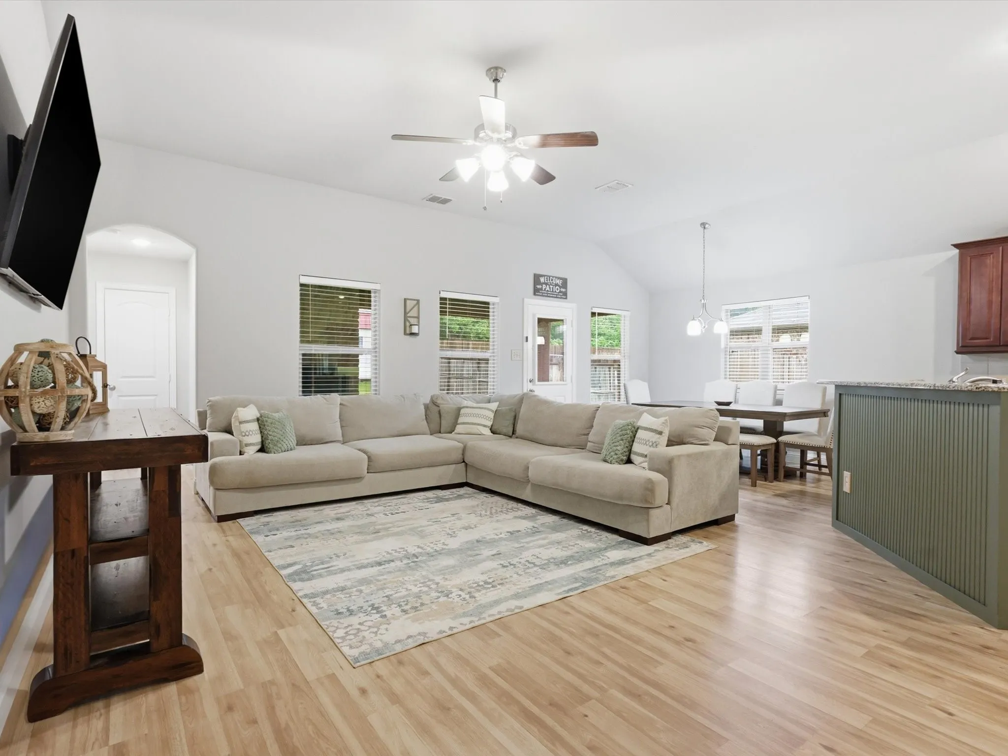 Single Family Residence For Sale in Denton County , 358 Highmeadow Drive, Aubrey, Texas 76227, 3 Bedroom, 2 Bathroom, 2 Garage spaces, 1,500 Sqft, built in 2018, mls#21251911, Real Estate Agent in Aubrey, Homes For Sale in Denton county, Homes For Sale in Aubrey, Realtor in Aubrey Texas, Real Estate Brokerage Independent Realty Texas, Luminita Cordes Realtor