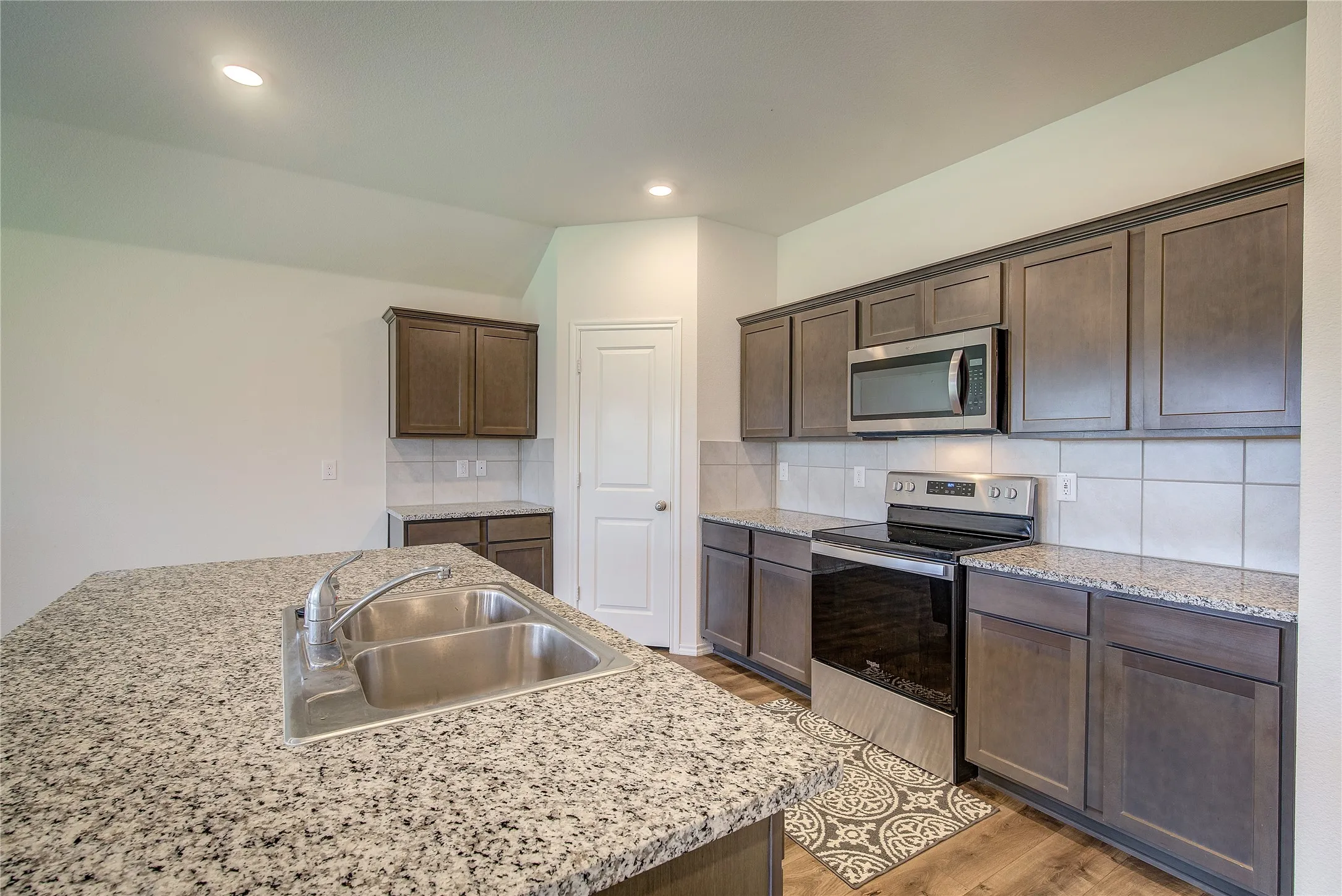 Single Family Residence For Sale in Collin County , 702 Saddle Oak Lane, Josephine, Texas 75189, 4 Bedroom, 2 Bathroom, 2 Garage spaces, 1,577 Sqft, built in 2020, mls#21255494, Real Estate Agent in Josephine, Homes For Sale in Collin county, Homes For Sale in Josephine, Realtor in Josephine Texas, Real Estate Brokerage Independent Realty Texas, Luminita Cordes Realtor