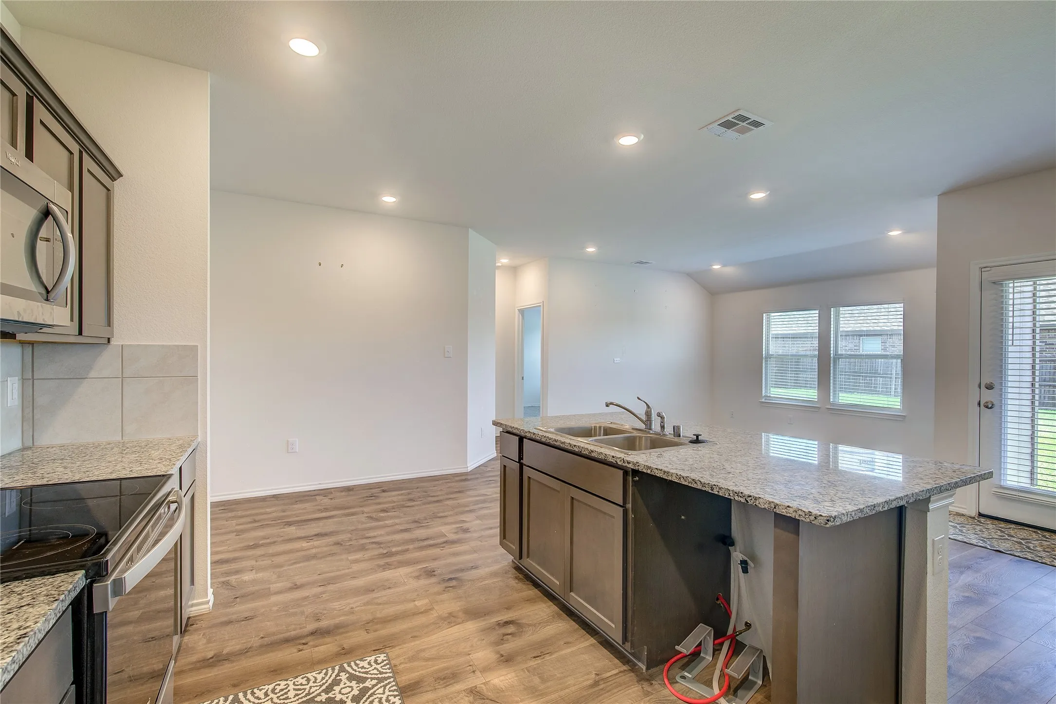 Single Family Residence For Sale in Collin County , 702 Saddle Oak Lane, Josephine, Texas 75189, 4 Bedroom, 2 Bathroom, 2 Garage spaces, 1,577 Sqft, built in 2020, mls#21255494, Real Estate Agent in Josephine, Homes For Sale in Collin county, Homes For Sale in Josephine, Realtor in Josephine Texas, Real Estate Brokerage Independent Realty Texas, Luminita Cordes Realtor