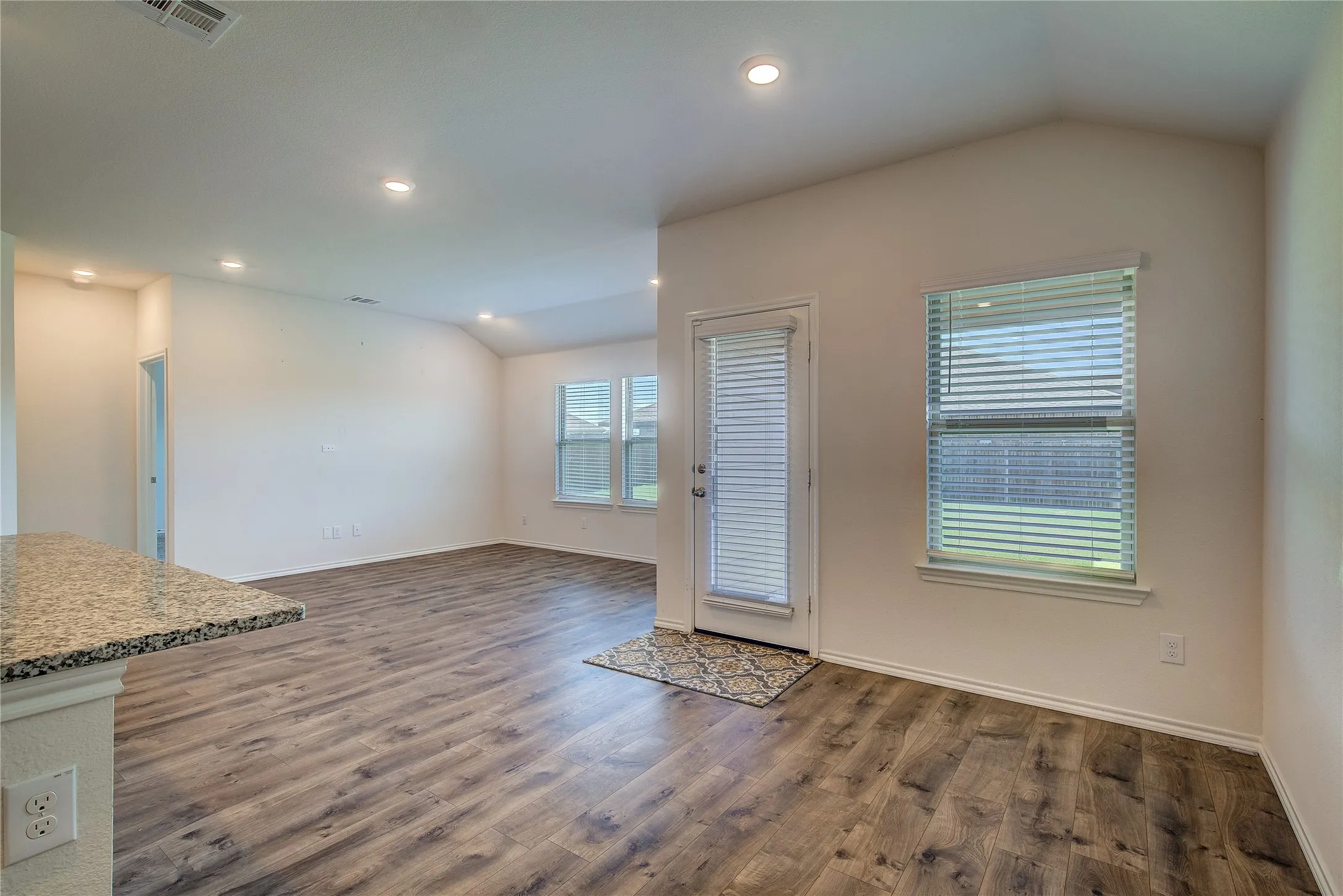 Single Family Residence For Sale in Collin County , 702 Saddle Oak Lane, Josephine, Texas 75189, 4 Bedroom, 2 Bathroom, 2 Garage spaces, 1,577 Sqft, built in 2020, mls#21255494, Real Estate Agent in Josephine, Homes For Sale in Collin county, Homes For Sale in Josephine, Realtor in Josephine Texas, Real Estate Brokerage Independent Realty Texas, Luminita Cordes Realtor