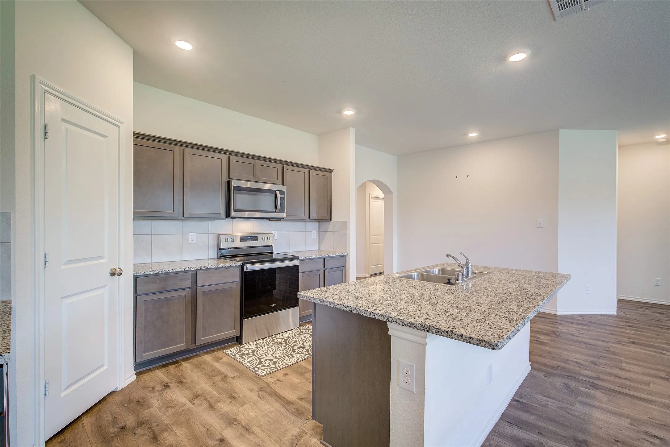 Single Family Residence For Sale in Collin County , 702 Saddle Oak Lane, Josephine, Texas 75189, 4 Bedroom, 2 Bathroom, 2 Garage spaces, 1,577 Sqft, built in 2020, mls#21255494, Real Estate Agent in Josephine, Homes For Sale in Collin county, Homes For Sale in Josephine, Realtor in Josephine Texas, Real Estate Brokerage Independent Realty Texas, Luminita Cordes Realtor