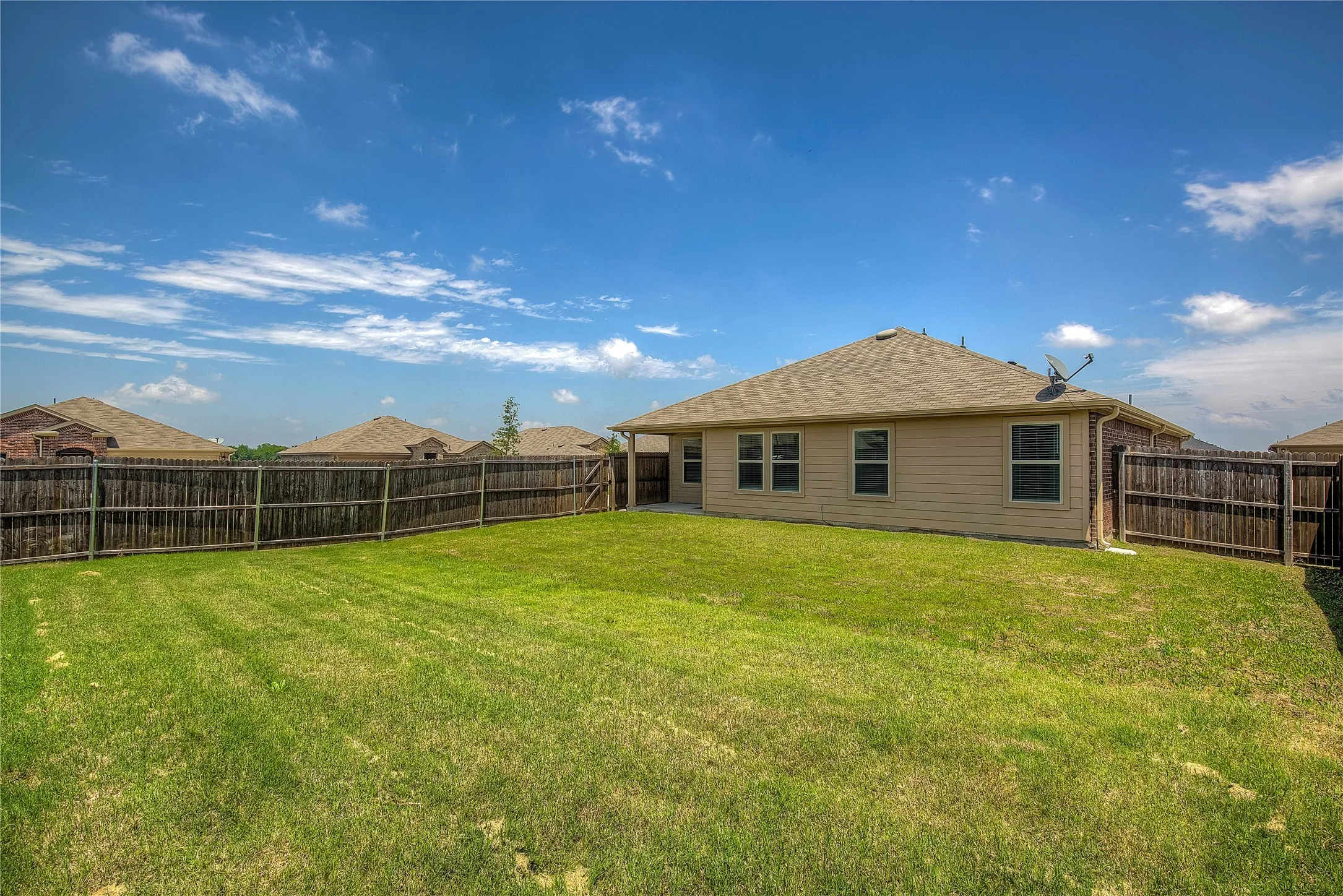 Single Family Residence For Sale in Collin County , 702 Saddle Oak Lane, Josephine, Texas 75189, 4 Bedroom, 2 Bathroom, 2 Garage spaces, 1,577 Sqft, built in 2020, mls#21255494, Real Estate Agent in Josephine, Homes For Sale in Collin county, Homes For Sale in Josephine, Realtor in Josephine Texas, Real Estate Brokerage Independent Realty Texas, Luminita Cordes Realtor