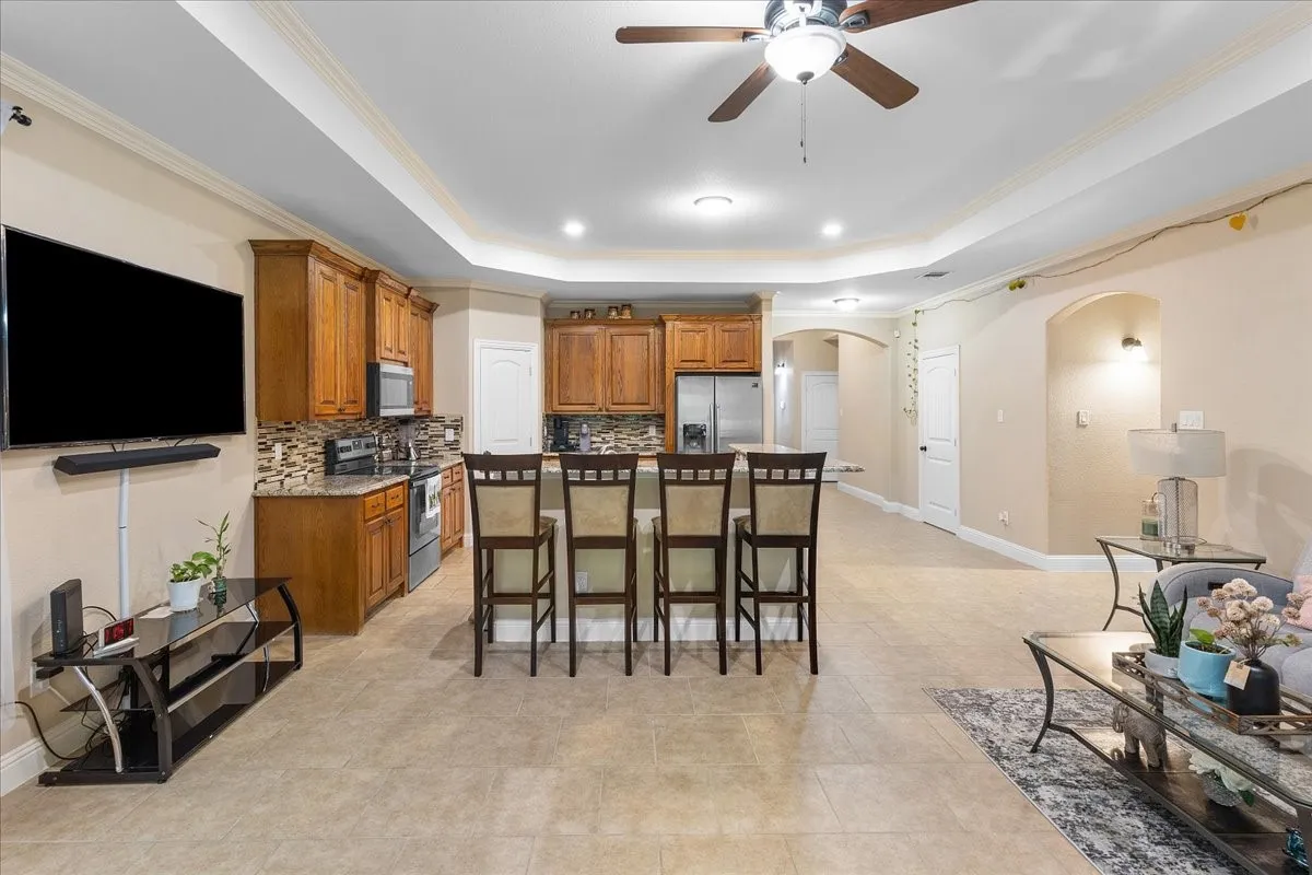 Single Family Residence For Sale in Cooke County , 502 Ritchey Street, Gainesville, Texas 76240, 4 Bedroom, 2 Bathroom, 2 Garage spaces, 2,079 Sqft, built in 2017, Preowned, mls#21256055, Real Estate Agent in Gainesville, Homes For Sale in Cooke county, Homes For Sale in Gainesville, Realtor in Gainesville Texas, Real Estate Brokerage Independent Realty Texas, Luminita Cordes Realtor