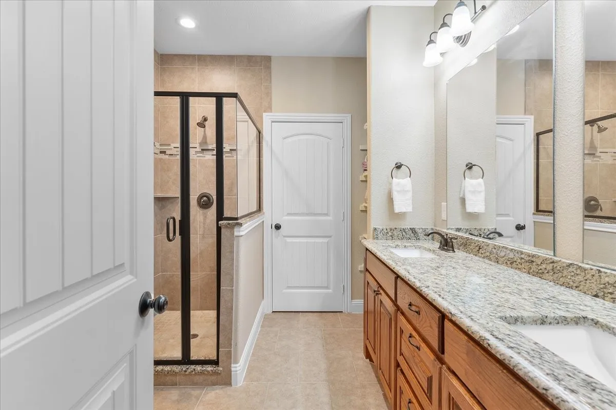 Single Family Residence For Sale in Cooke County , 502 Ritchey Street, Gainesville, Texas 76240, 4 Bedroom, 2 Bathroom, 2 Garage spaces, 2,079 Sqft, built in 2017, Preowned, mls#21256055, Real Estate Agent in Gainesville, Homes For Sale in Cooke county, Homes For Sale in Gainesville, Realtor in Gainesville Texas, Real Estate Brokerage Independent Realty Texas, Luminita Cordes Realtor