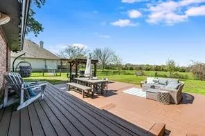 Single Family Residence For Sale in Johnson County , 2613 S Chase Court, Burleson, Texas 76028, 4 Bedroom, 4 Bathroom, 3 Garage spaces, 2,380 Sqft, built in 1987, Preowned, mls#21255611, Real Estate Agent in Burleson, Homes For Sale in Johnson county, Homes For Sale in Burleson, Realtor in Burleson Texas, Real Estate Brokerage Independent Realty Texas, Luminita Cordes Realtor