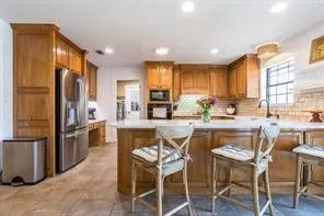 Single Family Residence For Sale in Johnson County , 2613 S Chase Court, Burleson, Texas 76028, 4 Bedroom, 4 Bathroom, 3 Garage spaces, 2,380 Sqft, built in 1987, Preowned, mls#21255611, Real Estate Agent in Burleson, Homes For Sale in Johnson county, Homes For Sale in Burleson, Realtor in Burleson Texas, Real Estate Brokerage Independent Realty Texas, Luminita Cordes Realtor