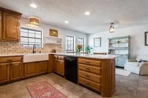 Single Family Residence For Sale in Johnson County , 2613 S Chase Court, Burleson, Texas 76028, 4 Bedroom, 4 Bathroom, 3 Garage spaces, 2,380 Sqft, built in 1987, Preowned, mls#21255611, Real Estate Agent in Burleson, Homes For Sale in Johnson county, Homes For Sale in Burleson, Realtor in Burleson Texas, Real Estate Brokerage Independent Realty Texas, Luminita Cordes Realtor