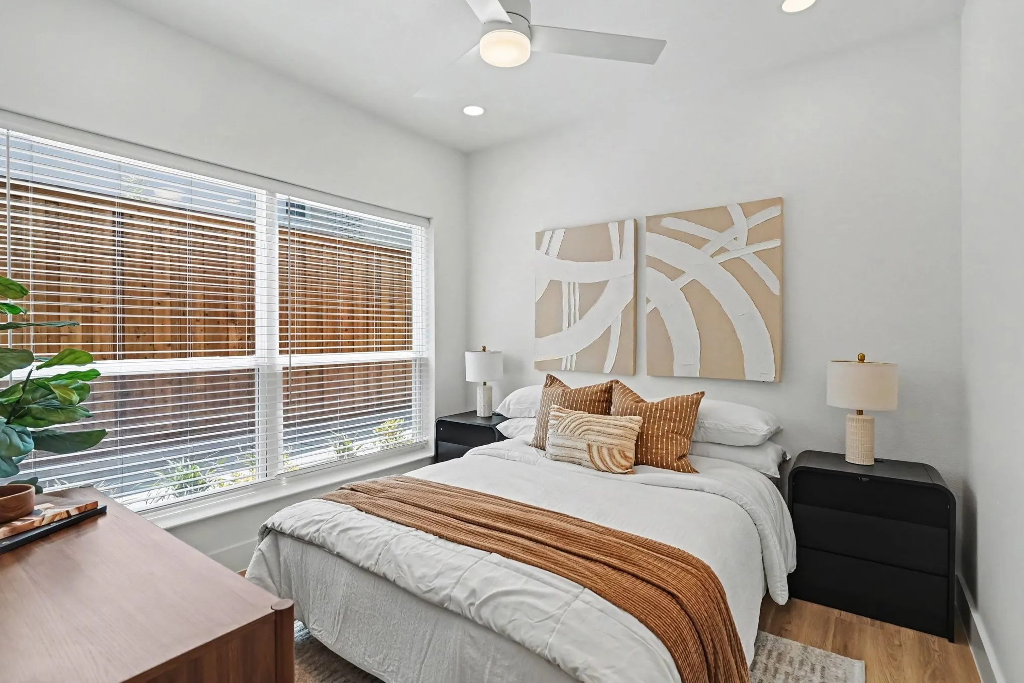 Apartment For Rent in Dallas County , 2217 N Fitzhugh Avenue 101, Dallas, Texas 75204, 1 Bedroom, 1 Bathroom, Garage spaces, 712 Sqft, built in 2026, New Construction - Complete, mls#21256640, Real Estate Agent in Dallas, Homes For Rent in Dallas county, Homes For Rent in Dallas, Realtor in Dallas Texas, Real Estate Brokerage Independent Realty Texas, Luminita Cordes Realtor