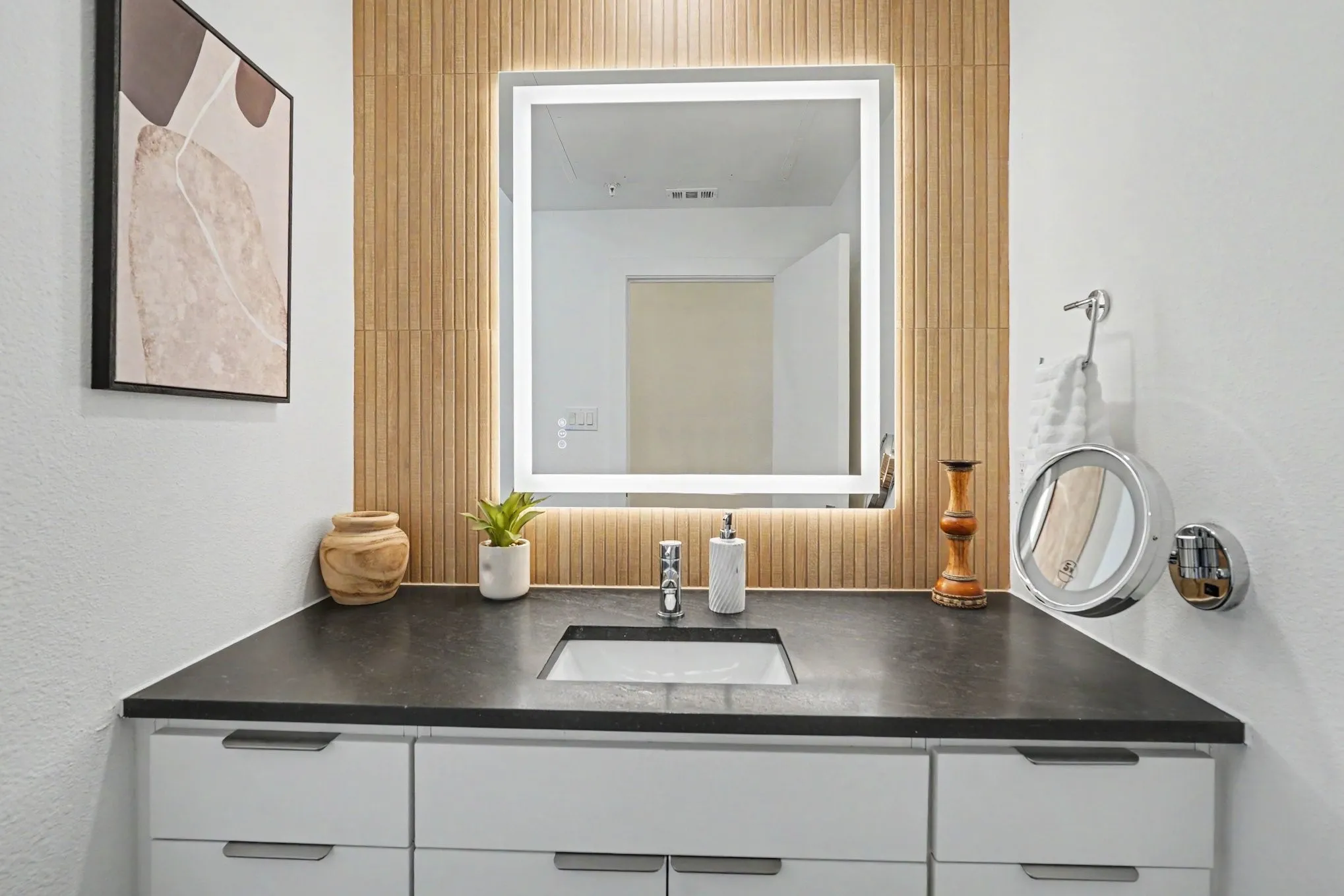 Apartment For Rent in Dallas County , 2217 N Fitzhugh Avenue 101, Dallas, Texas 75204, 1 Bedroom, 1 Bathroom, Garage spaces, 712 Sqft, built in 2026, New Construction - Complete, mls#21256640, Real Estate Agent in Dallas, Homes For Rent in Dallas county, Homes For Rent in Dallas, Realtor in Dallas Texas, Real Estate Brokerage Independent Realty Texas, Luminita Cordes Realtor