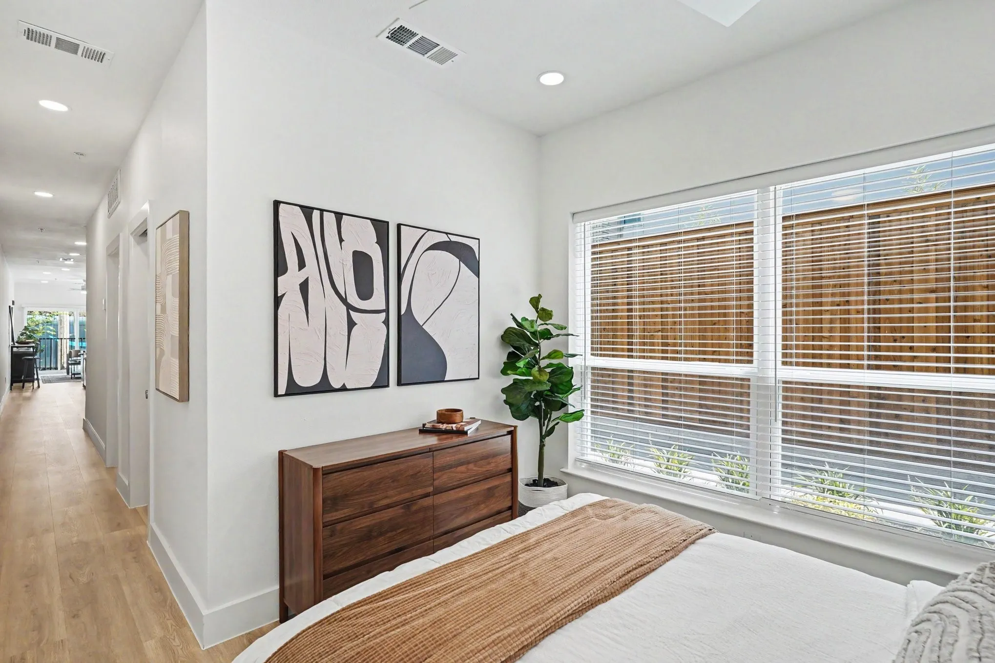 Apartment For Rent in Dallas County , 2217 N Fitzhugh Avenue 101, Dallas, Texas 75204, 1 Bedroom, 1 Bathroom, Garage spaces, 712 Sqft, built in 2026, New Construction - Complete, mls#21256640, Real Estate Agent in Dallas, Homes For Rent in Dallas county, Homes For Rent in Dallas, Realtor in Dallas Texas, Real Estate Brokerage Independent Realty Texas, Luminita Cordes Realtor