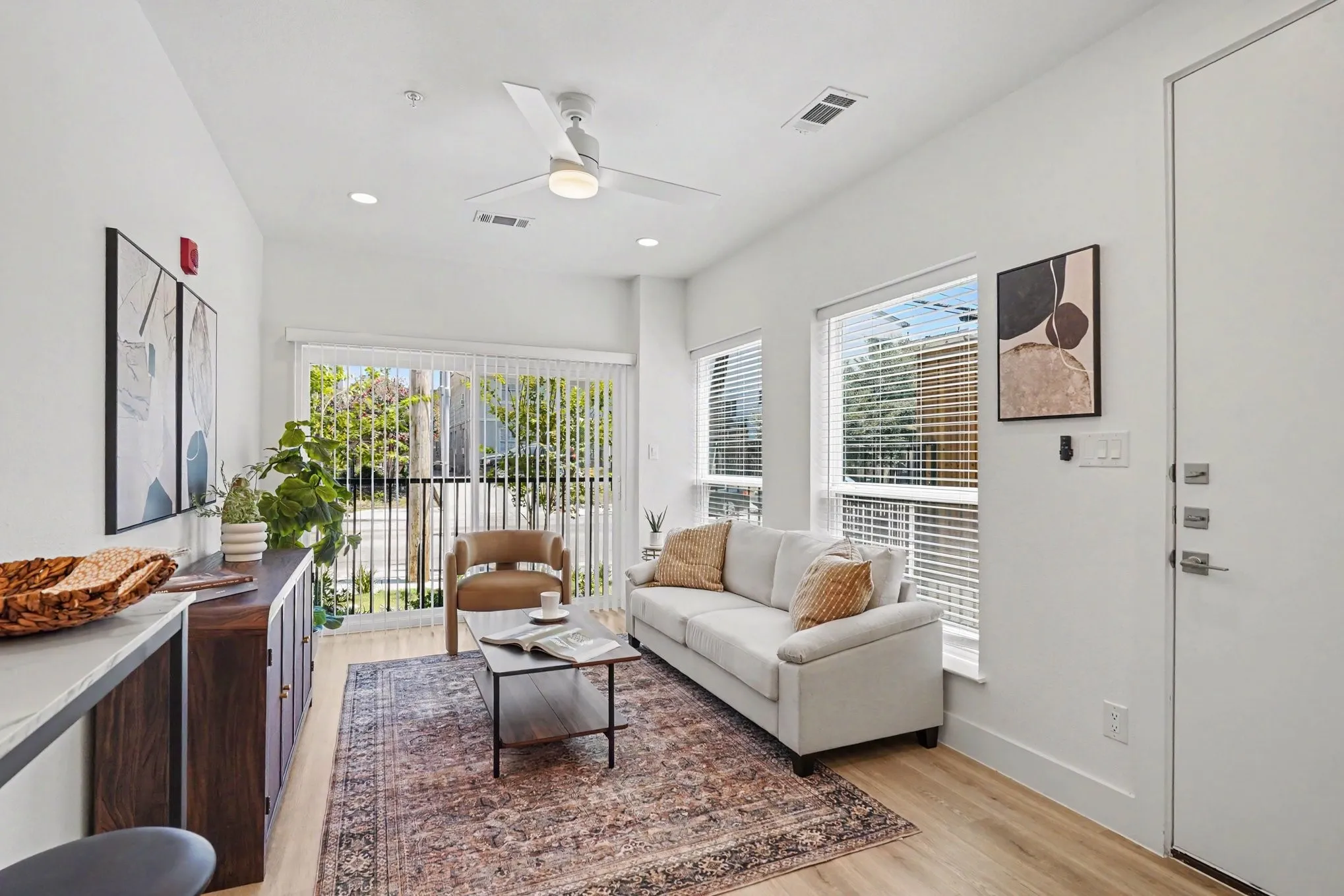 Apartment For Rent in Dallas County , 2217 N Fitzhugh Avenue 101, Dallas, Texas 75204, 1 Bedroom, 1 Bathroom, Garage spaces, 712 Sqft, built in 2026, New Construction - Complete, mls#21256640, Real Estate Agent in Dallas, Homes For Rent in Dallas county, Homes For Rent in Dallas, Realtor in Dallas Texas, Real Estate Brokerage Independent Realty Texas, Luminita Cordes Realtor
