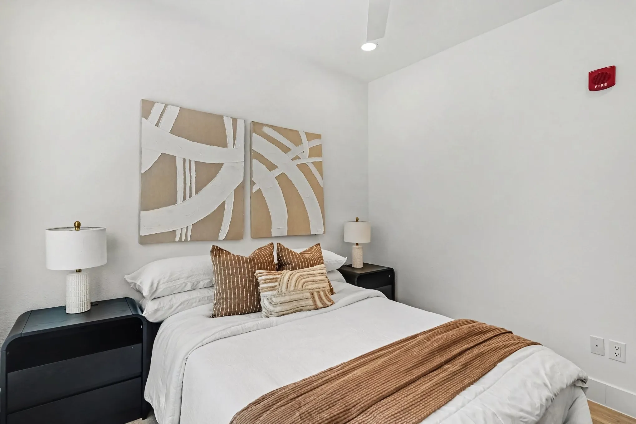 Apartment For Rent in Dallas County , 2217 N Fitzhugh Avenue 101, Dallas, Texas 75204, 1 Bedroom, 1 Bathroom, Garage spaces, 712 Sqft, built in 2026, New Construction - Complete, mls#21256640, Real Estate Agent in Dallas, Homes For Rent in Dallas county, Homes For Rent in Dallas, Realtor in Dallas Texas, Real Estate Brokerage Independent Realty Texas, Luminita Cordes Realtor