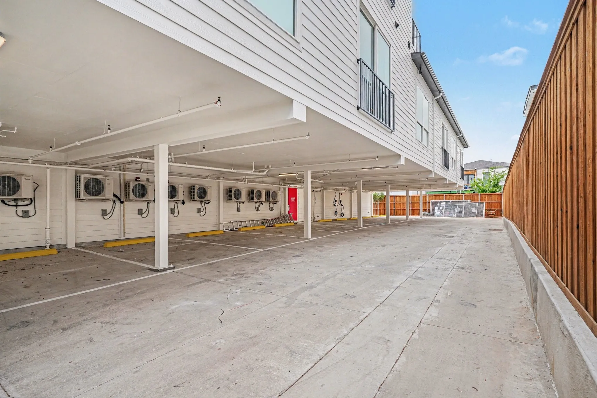 Apartment For Rent in Dallas County , 2217 N Fitzhugh Avenue 101, Dallas, Texas 75204, 1 Bedroom, 1 Bathroom, Garage spaces, 712 Sqft, built in 2026, New Construction - Complete, mls#21256640, Real Estate Agent in Dallas, Homes For Rent in Dallas county, Homes For Rent in Dallas, Realtor in Dallas Texas, Real Estate Brokerage Independent Realty Texas, Luminita Cordes Realtor