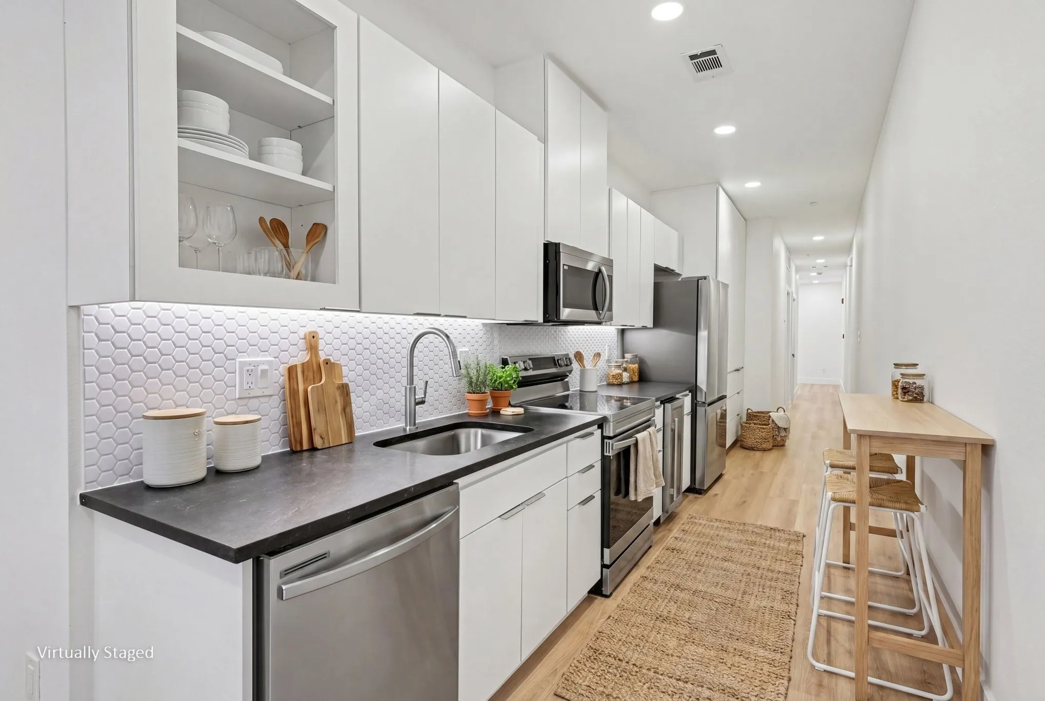 Apartment For Rent in Dallas County , 2217 N Fitzhugh Avenue 101, Dallas, Texas 75204, 1 Bedroom, 1 Bathroom, Garage spaces, 712 Sqft, built in 2026, New Construction - Complete, mls#21256640, Real Estate Agent in Dallas, Homes For Rent in Dallas county, Homes For Rent in Dallas, Realtor in Dallas Texas, Real Estate Brokerage Independent Realty Texas, Luminita Cordes Realtor