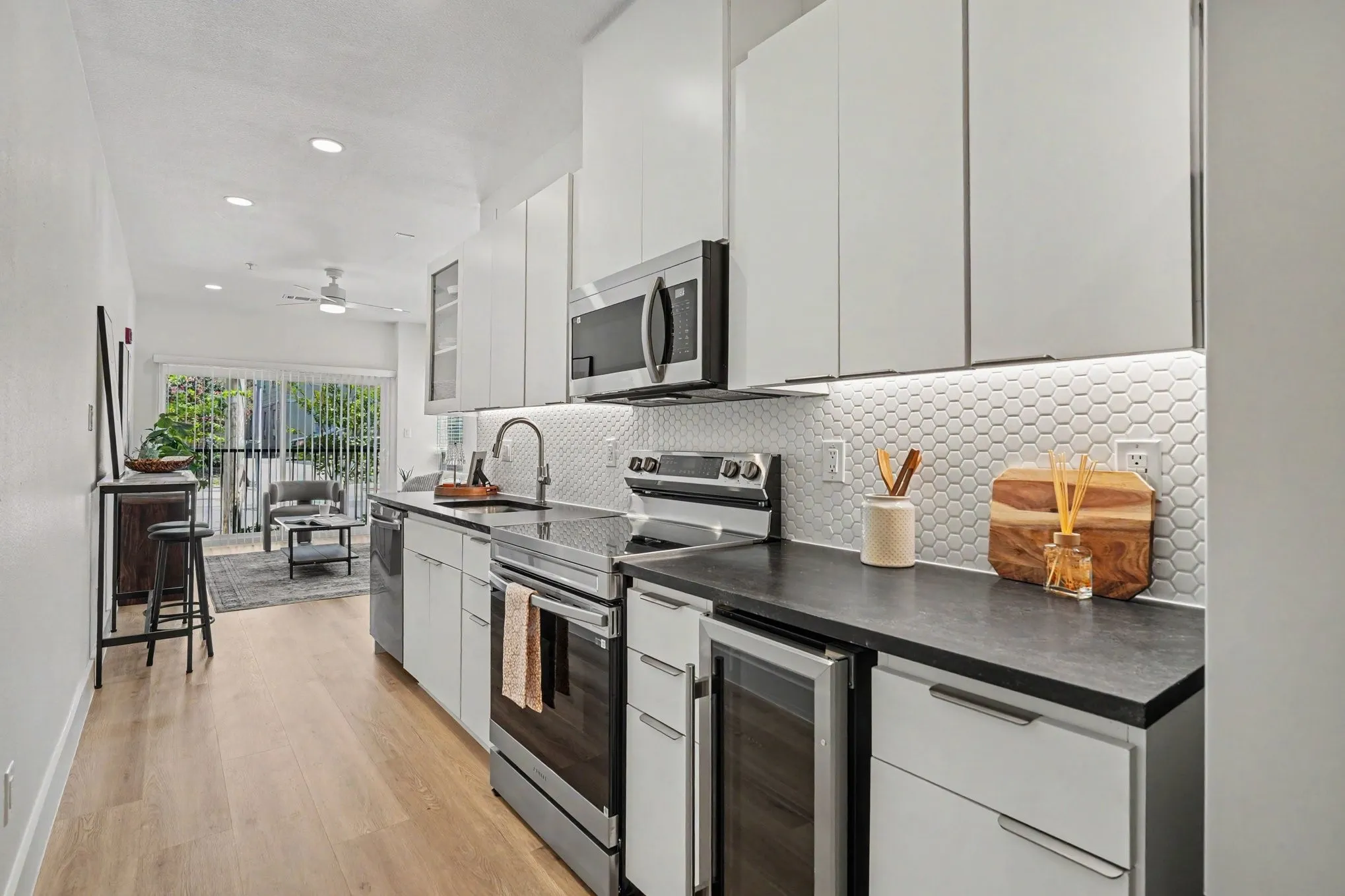 Apartment For Rent in Dallas County , 2217 N Fitzhugh Avenue 101, Dallas, Texas 75204, 1 Bedroom, 1 Bathroom, Garage spaces, 712 Sqft, built in 2026, New Construction - Complete, mls#21256640, Real Estate Agent in Dallas, Homes For Rent in Dallas county, Homes For Rent in Dallas, Realtor in Dallas Texas, Real Estate Brokerage Independent Realty Texas, Luminita Cordes Realtor