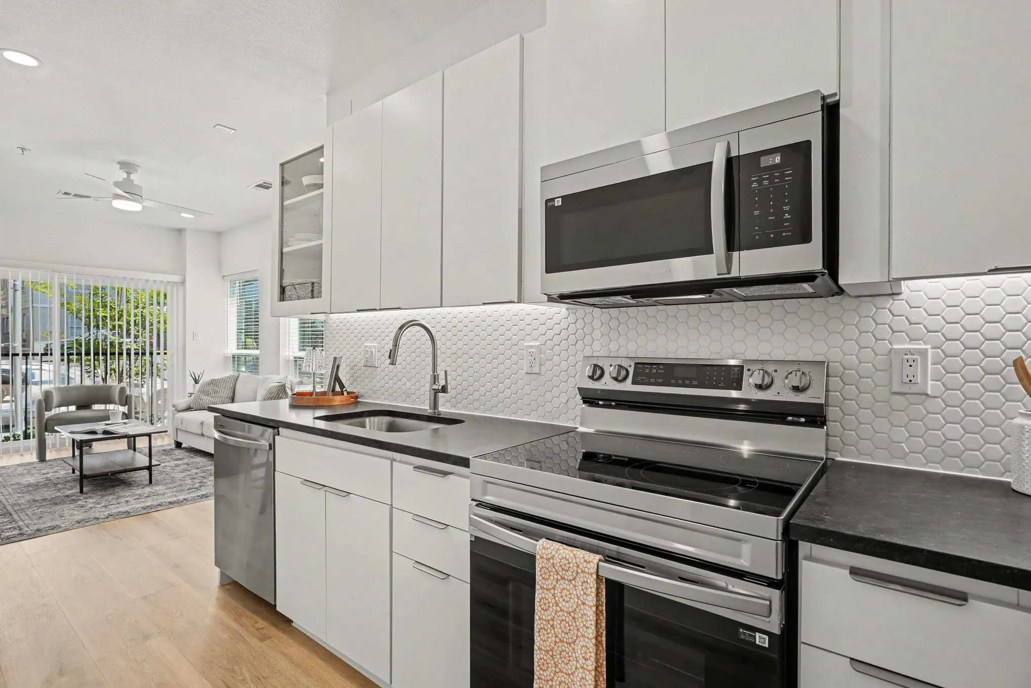 Apartment For Rent in Dallas County , 2217 N Fitzhugh Avenue 101, Dallas, Texas 75204, 1 Bedroom, 1 Bathroom, Garage spaces, 712 Sqft, built in 2026, New Construction - Complete, mls#21256640, Real Estate Agent in Dallas, Homes For Rent in Dallas county, Homes For Rent in Dallas, Realtor in Dallas Texas, Real Estate Brokerage Independent Realty Texas, Luminita Cordes Realtor