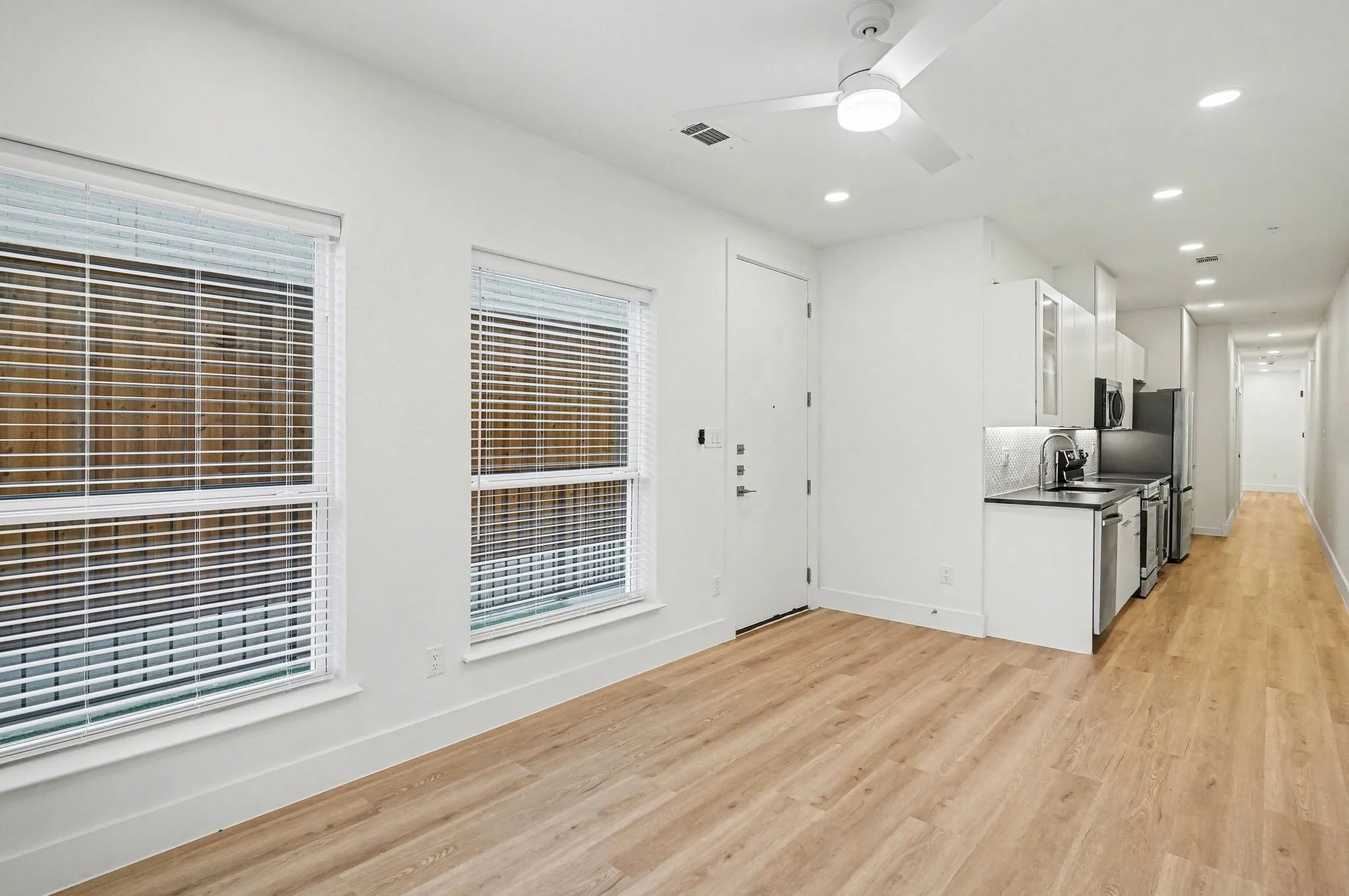 Apartment For Rent in Dallas County , 2217 N Fitzhugh Avenue 101, Dallas, Texas 75204, 1 Bedroom, 1 Bathroom, Garage spaces, 712 Sqft, built in 2026, New Construction - Complete, mls#21256640, Real Estate Agent in Dallas, Homes For Rent in Dallas county, Homes For Rent in Dallas, Realtor in Dallas Texas, Real Estate Brokerage Independent Realty Texas, Luminita Cordes Realtor