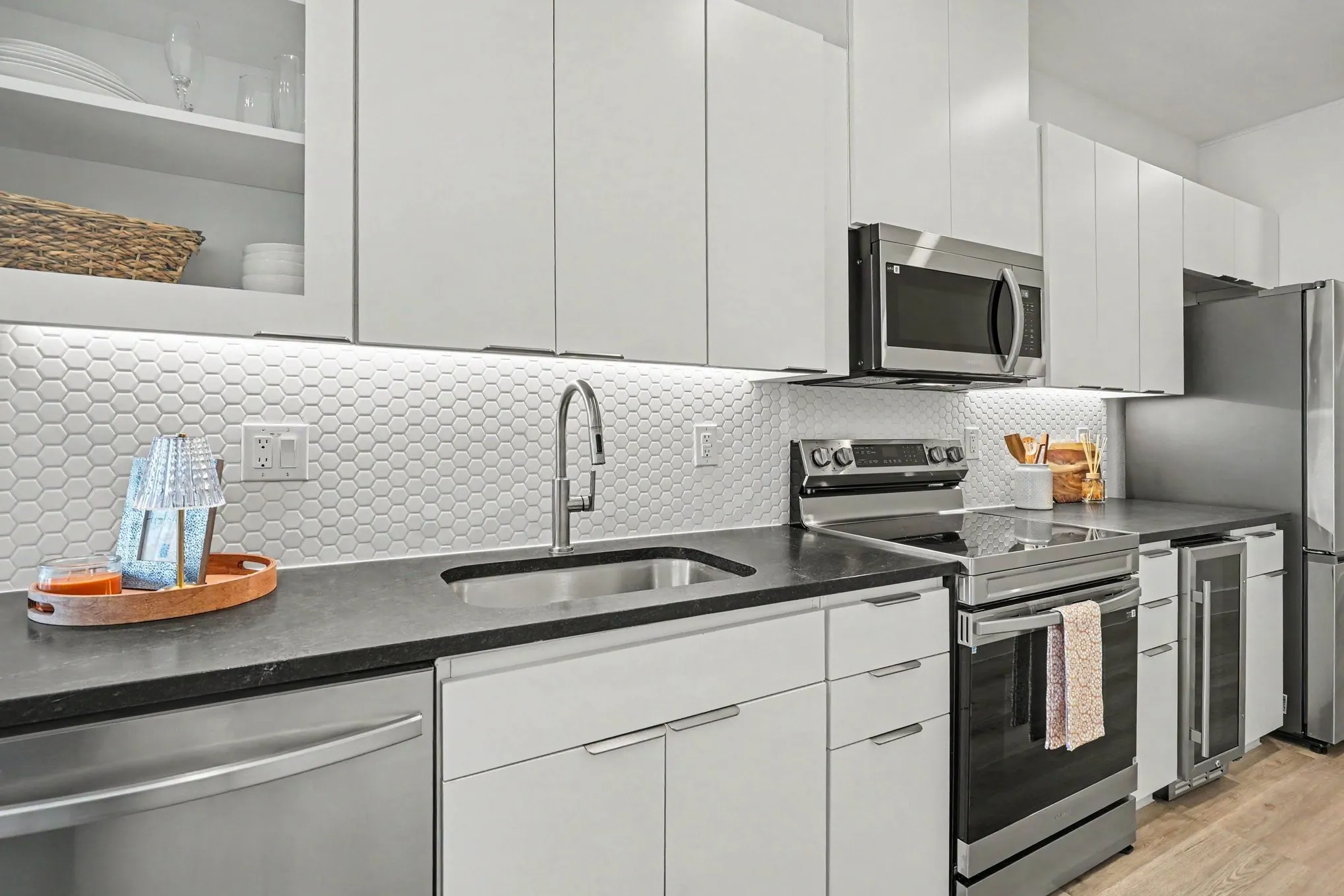 Apartment For Rent in Dallas County , 2217 N Fitzhugh Avenue 101, Dallas, Texas 75204, 1 Bedroom, 1 Bathroom, Garage spaces, 712 Sqft, built in 2026, New Construction - Complete, mls#21256640, Real Estate Agent in Dallas, Homes For Rent in Dallas county, Homes For Rent in Dallas, Realtor in Dallas Texas, Real Estate Brokerage Independent Realty Texas, Luminita Cordes Realtor