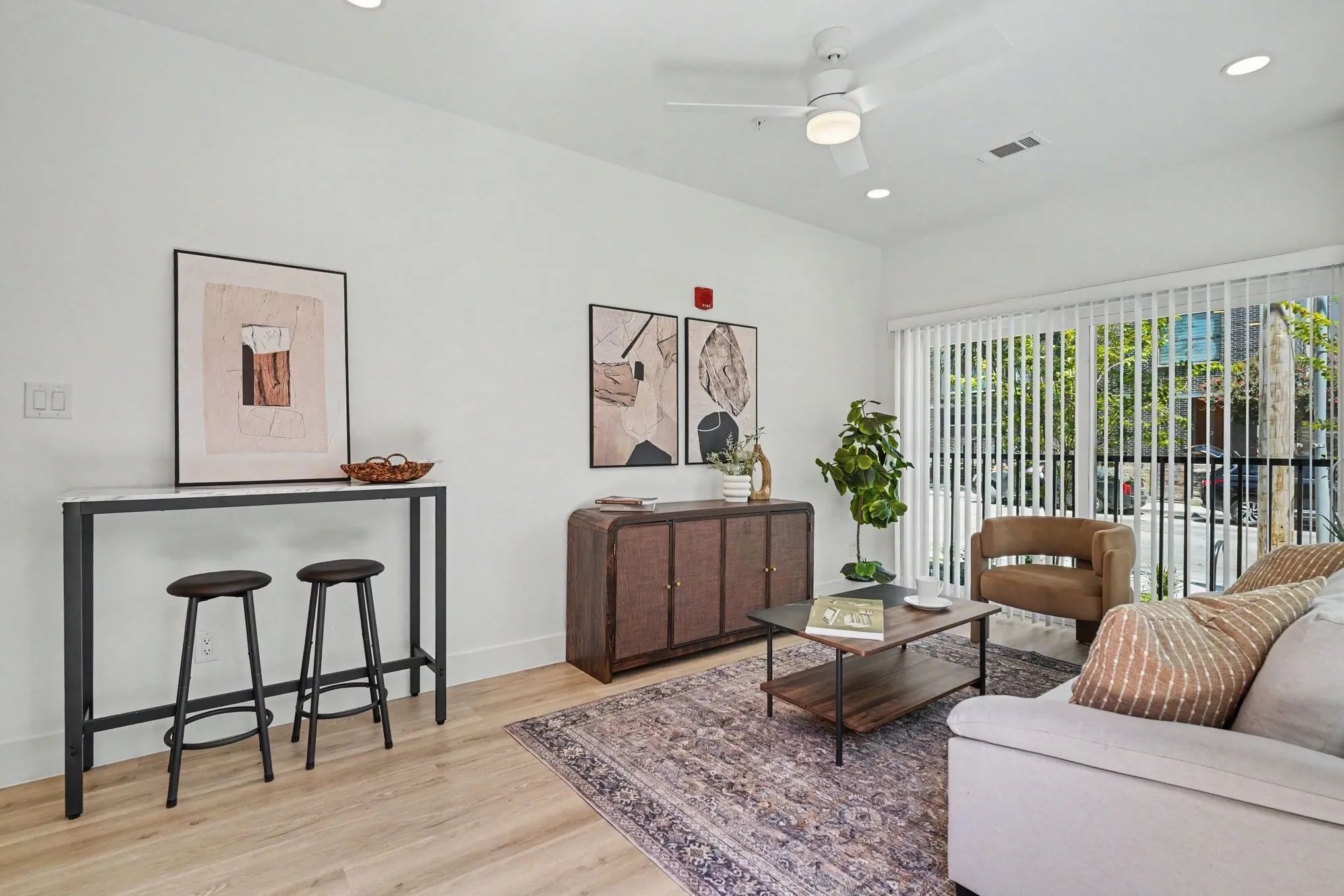 Apartment For Rent in Dallas County , 2217 N Fitzhugh Avenue 101, Dallas, Texas 75204, 1 Bedroom, 1 Bathroom, Garage spaces, 712 Sqft, built in 2026, New Construction - Complete, mls#21256640, Real Estate Agent in Dallas, Homes For Rent in Dallas county, Homes For Rent in Dallas, Realtor in Dallas Texas, Real Estate Brokerage Independent Realty Texas, Luminita Cordes Realtor