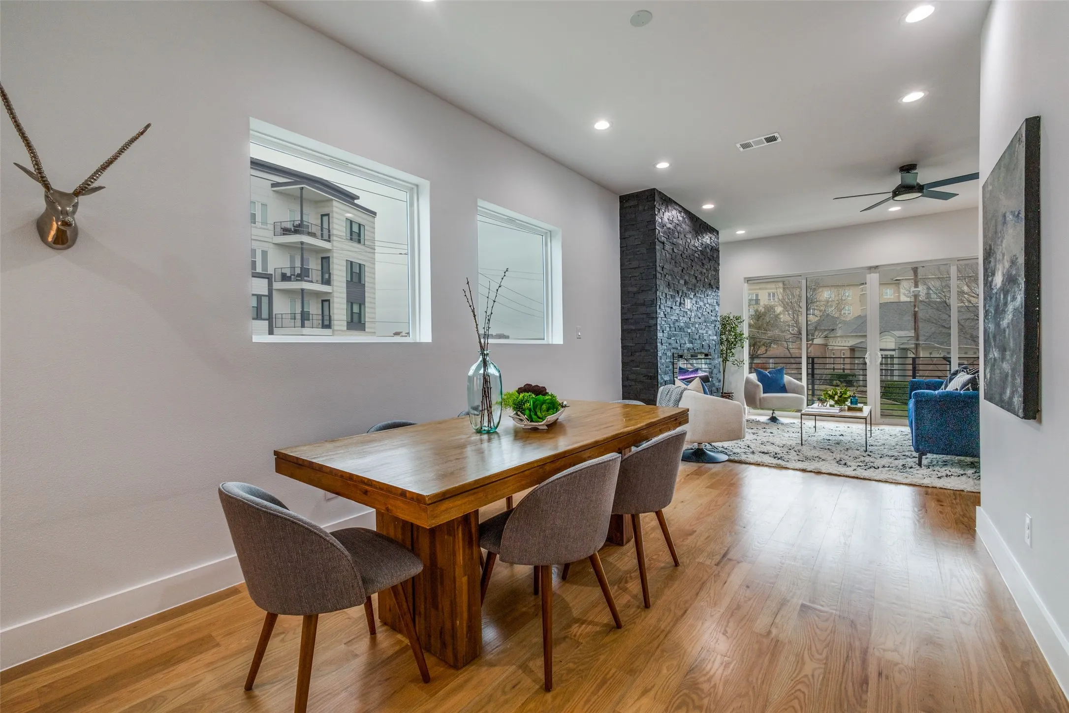 Townhouse For Rent in Dallas County , 2714 N Carroll Avenue 101, Dallas, Texas 75204, 3 Bedroom, 4 Bathroom, 2 Garage spaces, 2,199 Sqft, built in 2022, mls#21256645, Real Estate Agent in Dallas, Homes For Rent in Dallas county, Homes For Rent in Dallas, Realtor in Dallas Texas, Real Estate Brokerage Independent Realty Texas, Luminita Cordes Realtor