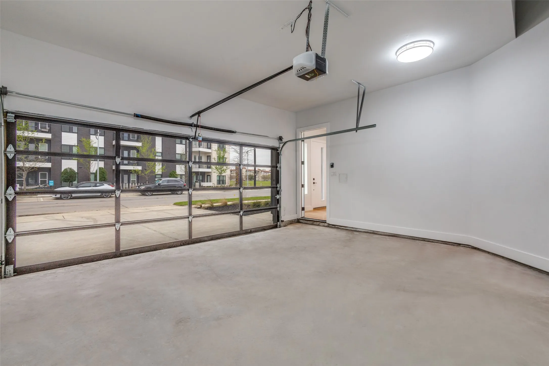 Townhouse For Rent in Dallas County , 2714 N Carroll Avenue 101, Dallas, Texas 75204, 3 Bedroom, 4 Bathroom, 2 Garage spaces, 2,199 Sqft, built in 2022, mls#21256645, Real Estate Agent in Dallas, Homes For Rent in Dallas county, Homes For Rent in Dallas, Realtor in Dallas Texas, Real Estate Brokerage Independent Realty Texas, Luminita Cordes Realtor