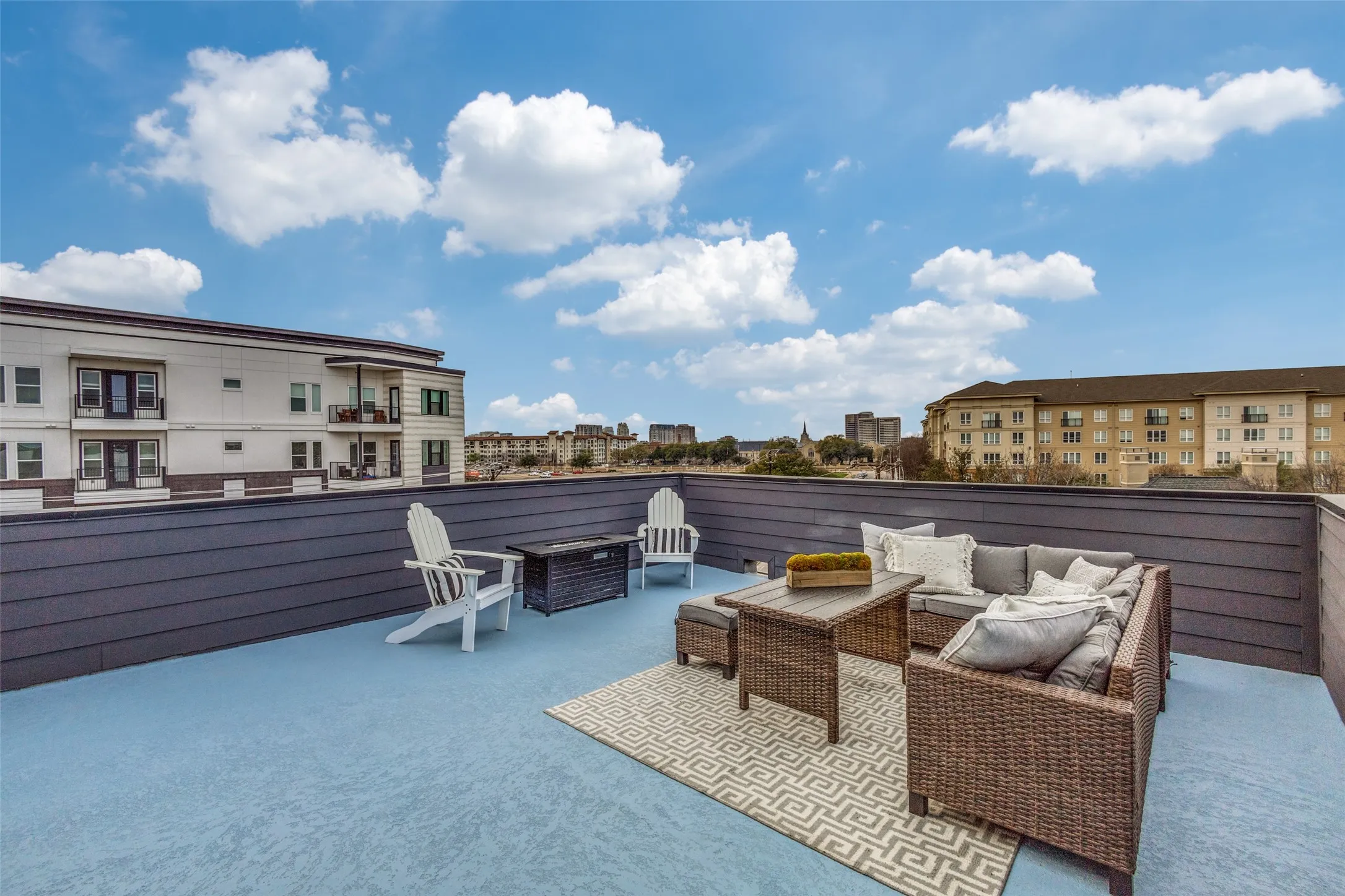 4th floor patio
