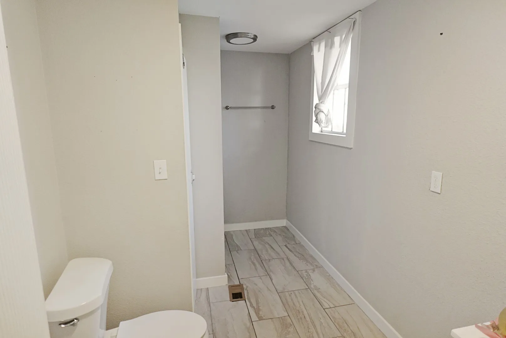 Single Family Residence For Sale in Comanche County , 241 W Ross Avenue, De Leon, Texas 76444, 5 Bedrooms, 3 Bathrooms, Garage spaces, 1,954 Sqft, built in 1920, Price $184,000, mls#21256647, Real Estate Agent in De Leon, Homes For Sale in Comanche county, Homes For Sale in De Leon, Realtor in De Leon Texas, Real Estate Brokerage Independent Realty Texas, Luminita Cordes Realtor