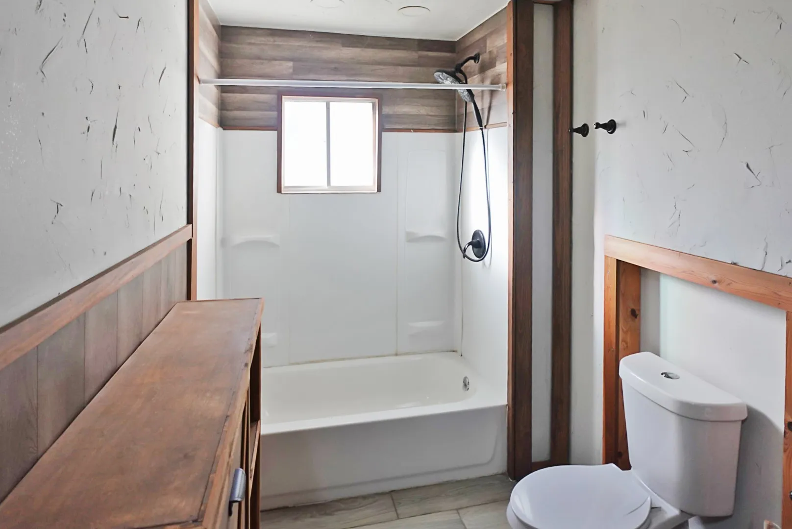 Single Family Residence For Sale in Comanche County , 241 W Ross Avenue, De Leon, Texas 76444, 5 Bedrooms, 3 Bathrooms, Garage spaces, 1,954 Sqft, built in 1920, Price $184,000, mls#21256647, Real Estate Agent in De Leon, Homes For Sale in Comanche county, Homes For Sale in De Leon, Realtor in De Leon Texas, Real Estate Brokerage Independent Realty Texas, Luminita Cordes Realtor
