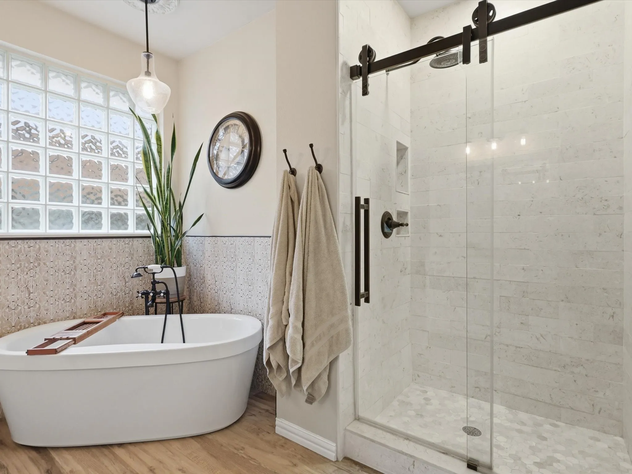 And end your day in the large soaker tub!