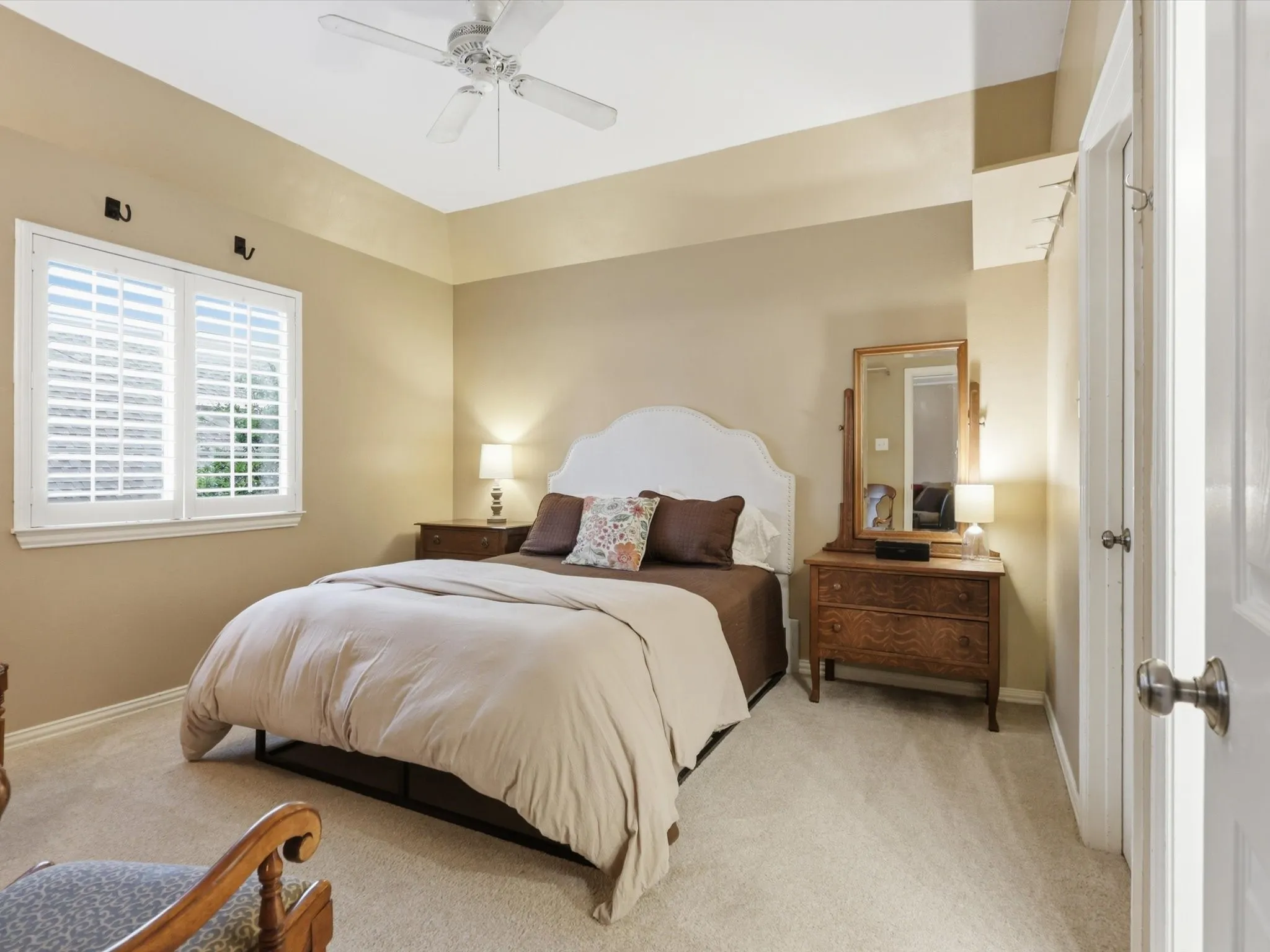Second upstairs bedroom.