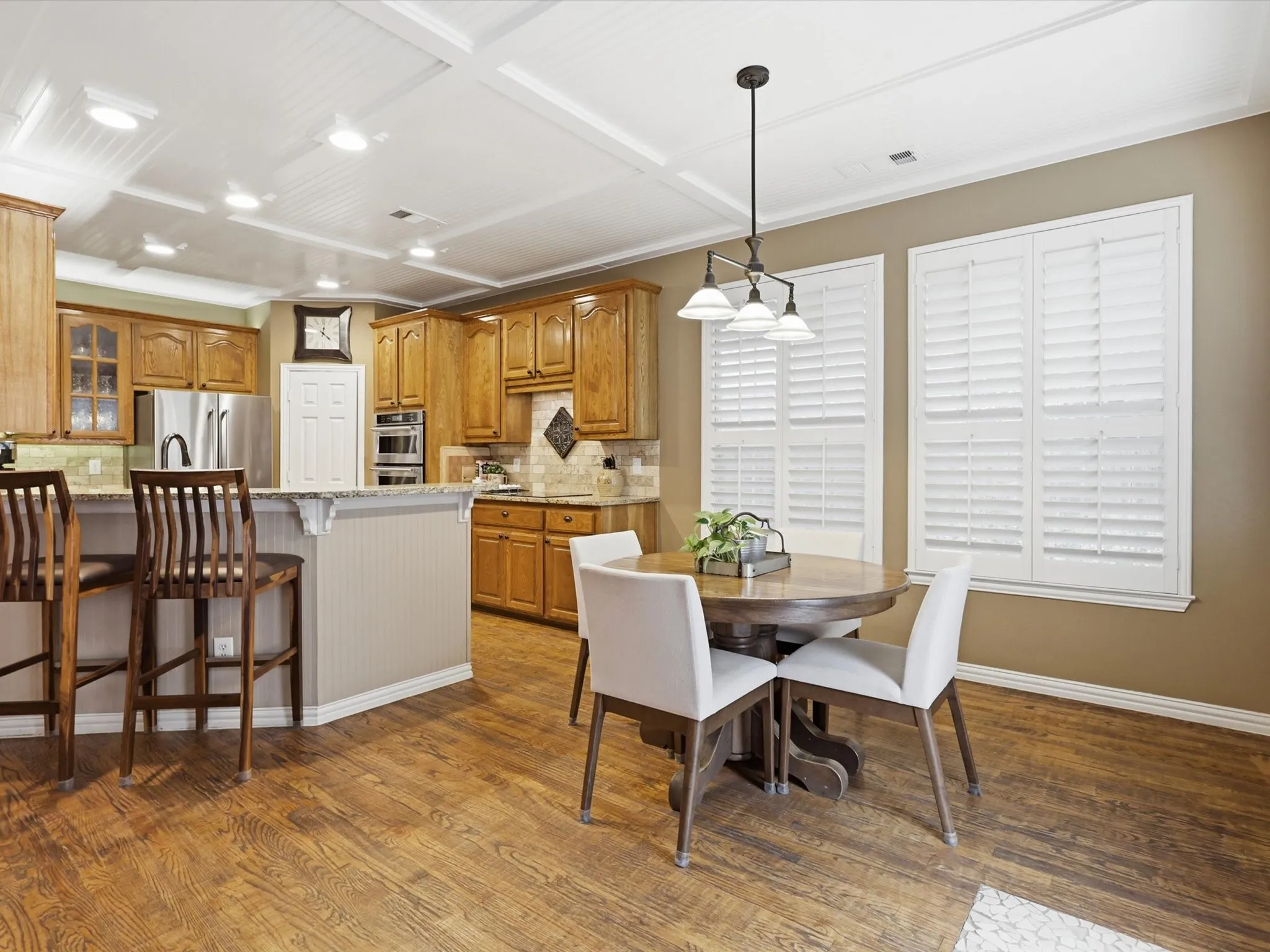 Grab a snack or meal in the breakfast nook.