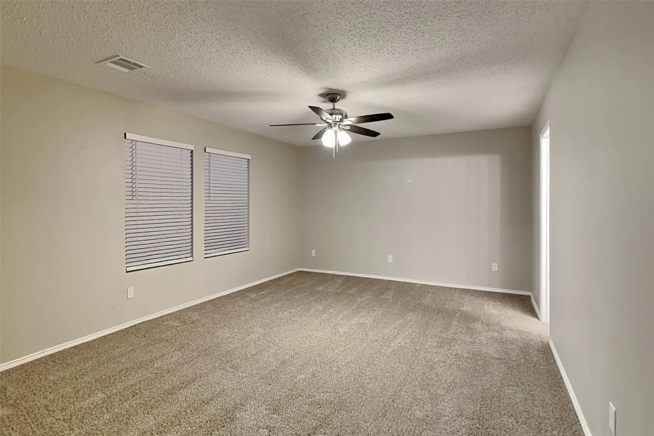 Single Family Residence For Rent in Rockwall County , 1516 Englewood Drive, Rockwall, Texas 75032, 5 Bedroom, 3 Bathroom, 2 Garage spaces, 2,945 Sqft, built in 2000, Preowned, mls#21256661, Real Estate Agent in Rockwall, Homes For Rent in Rockwall county, Homes For Rent in Rockwall, Realtor in Rockwall Texas, Real Estate Brokerage Independent Realty Texas, Luminita Cordes Realtor